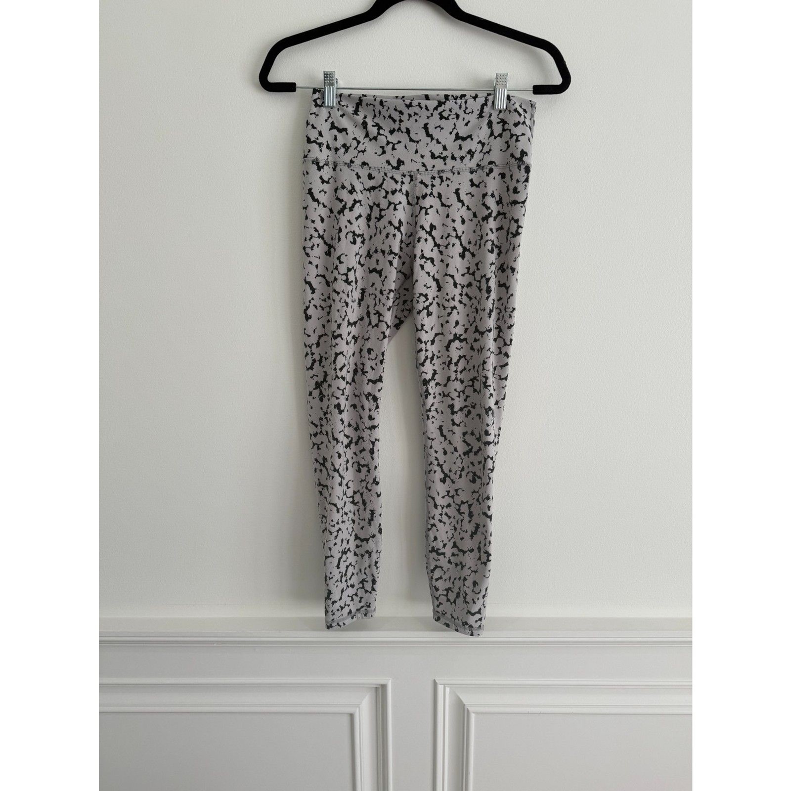 Varley Century Legging 2.0 in Coffee Cheetah, Sz. M – EUC