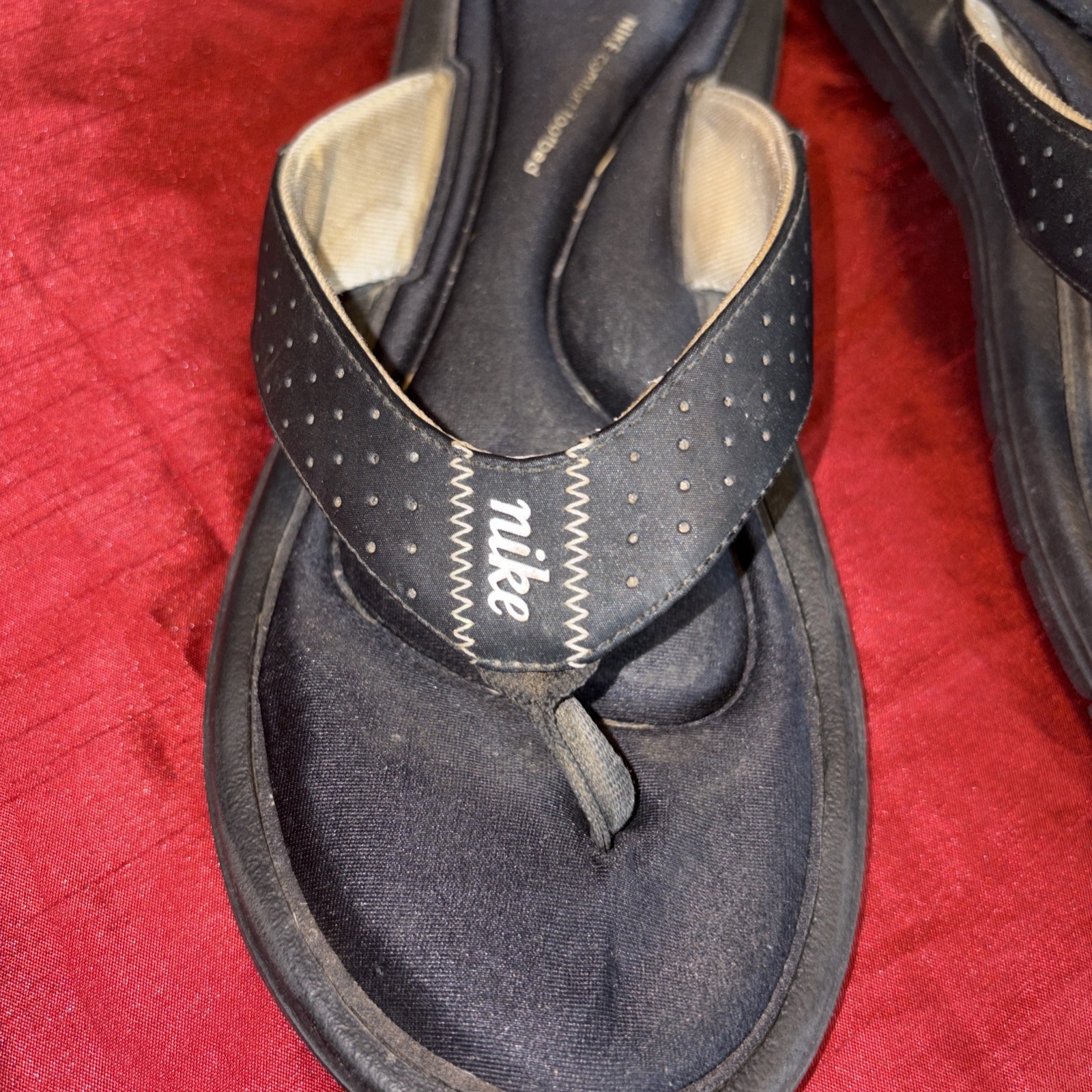 Nike Black Comfort Footbed Thong Flip Flops Women’s Sz 8 354925-411