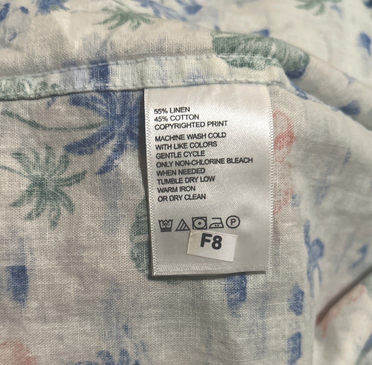 Tommy Bahama Men’s Tropical Hawaiian Shirt Multi Colors Button Down Size M.