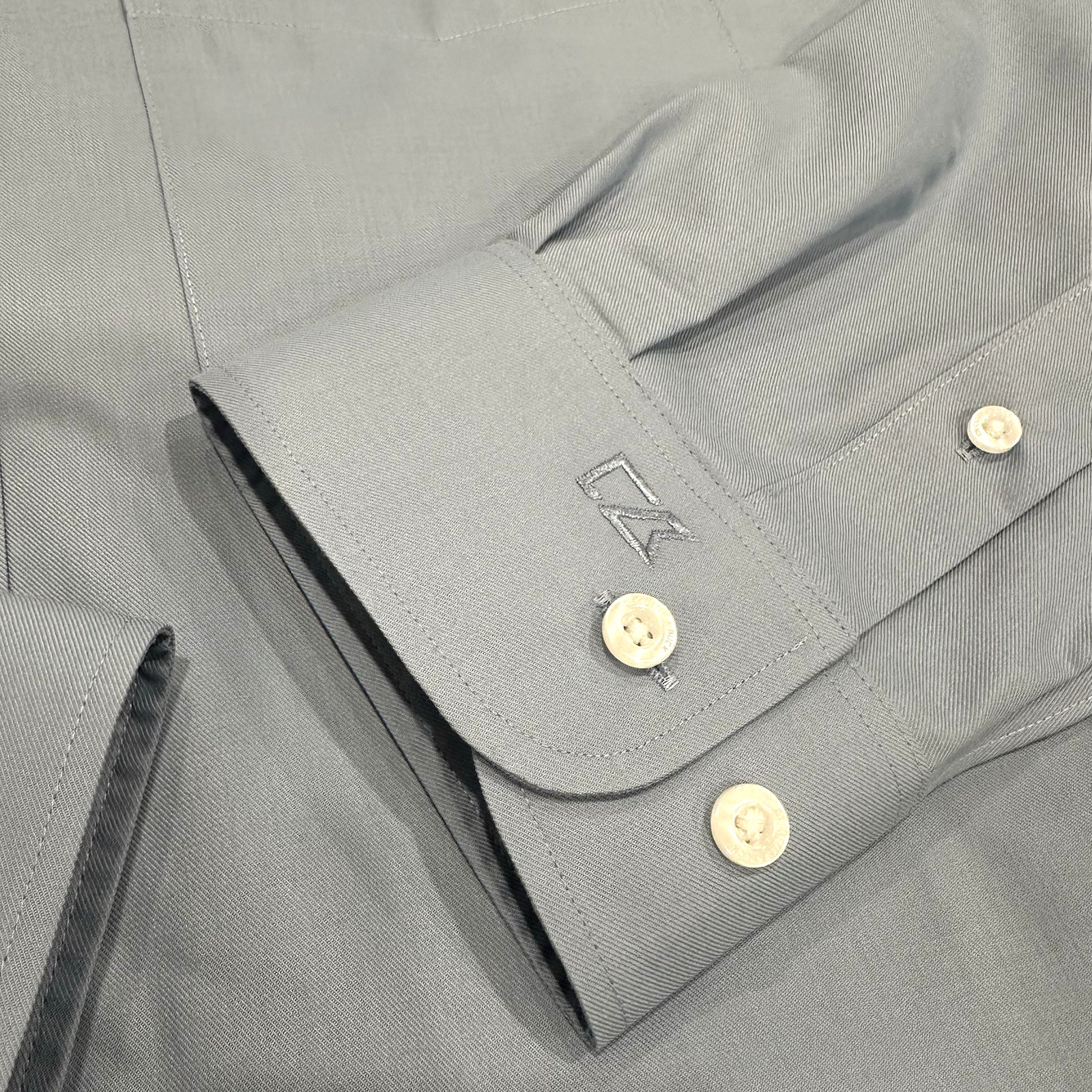 NEW Cutter & Buck Men’s Large Easy Care Blue Button Up Shirt Polyester Blend