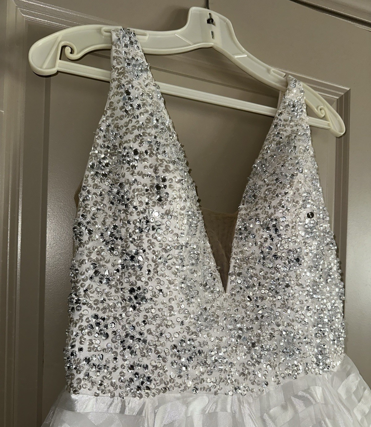 Morilee White Sequin V-Neck Sleeveless Organza Full-Length Ball Gown Size 12