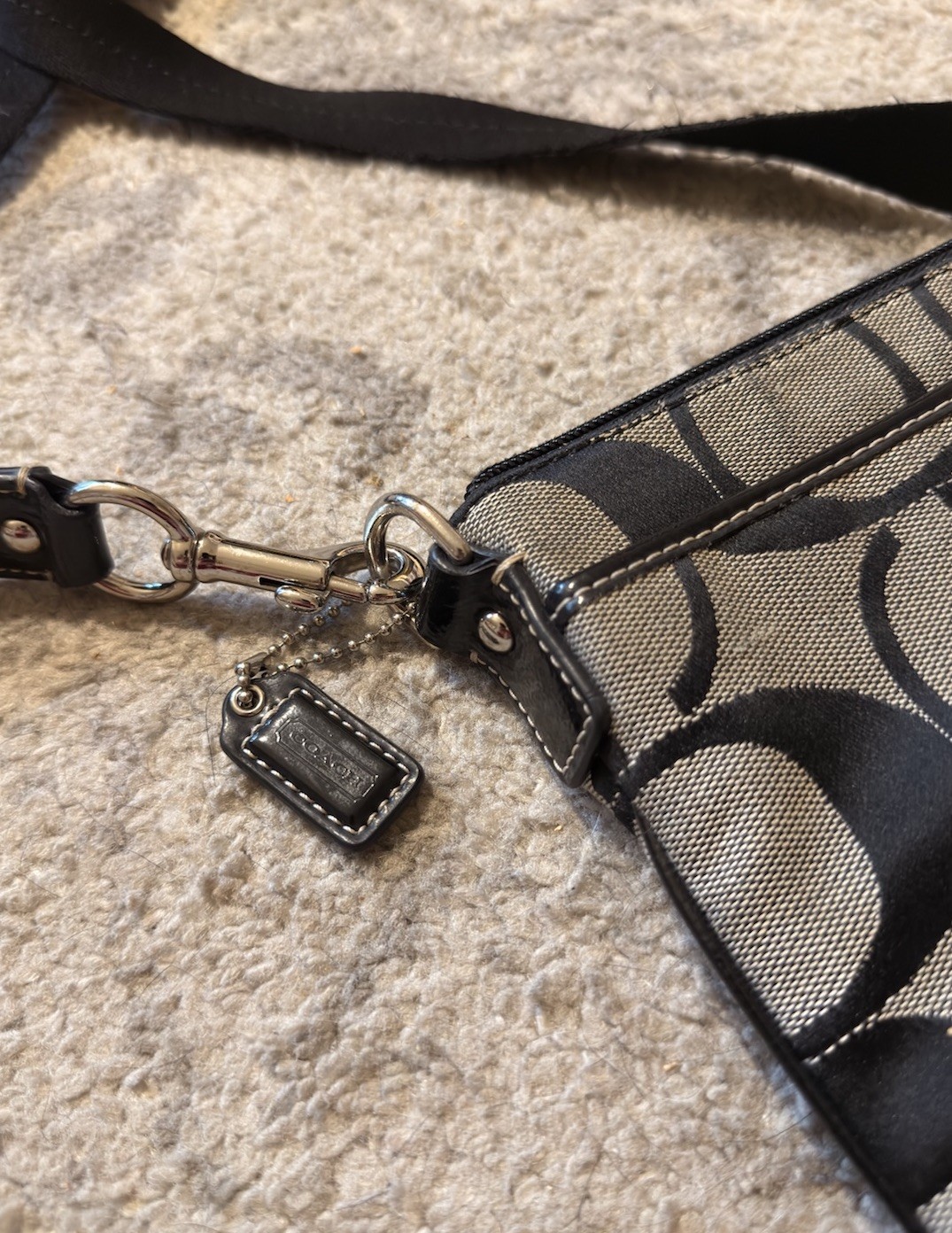 Coach Signature Swingpack Crossbody Bag Black/Gray Zip, Detachable Strap