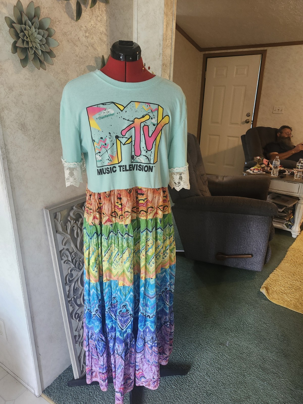 Womens MTV Graphic Print Multicolor Long T-Shirt Dress M Lace Trim Short Sleeve