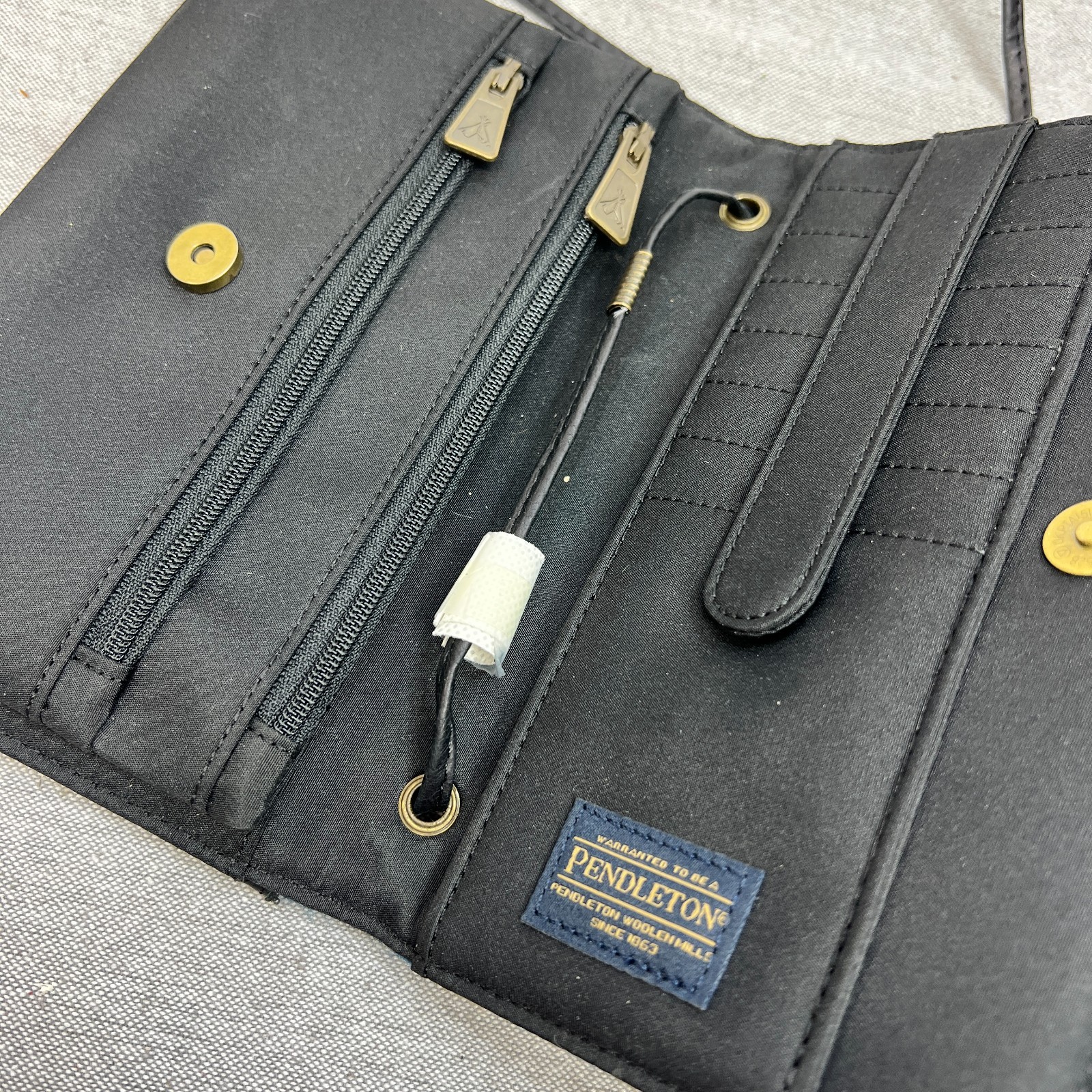 Pendleton Aztec Wool Crossbody Wallet with Strap Organizer Purse NWT!