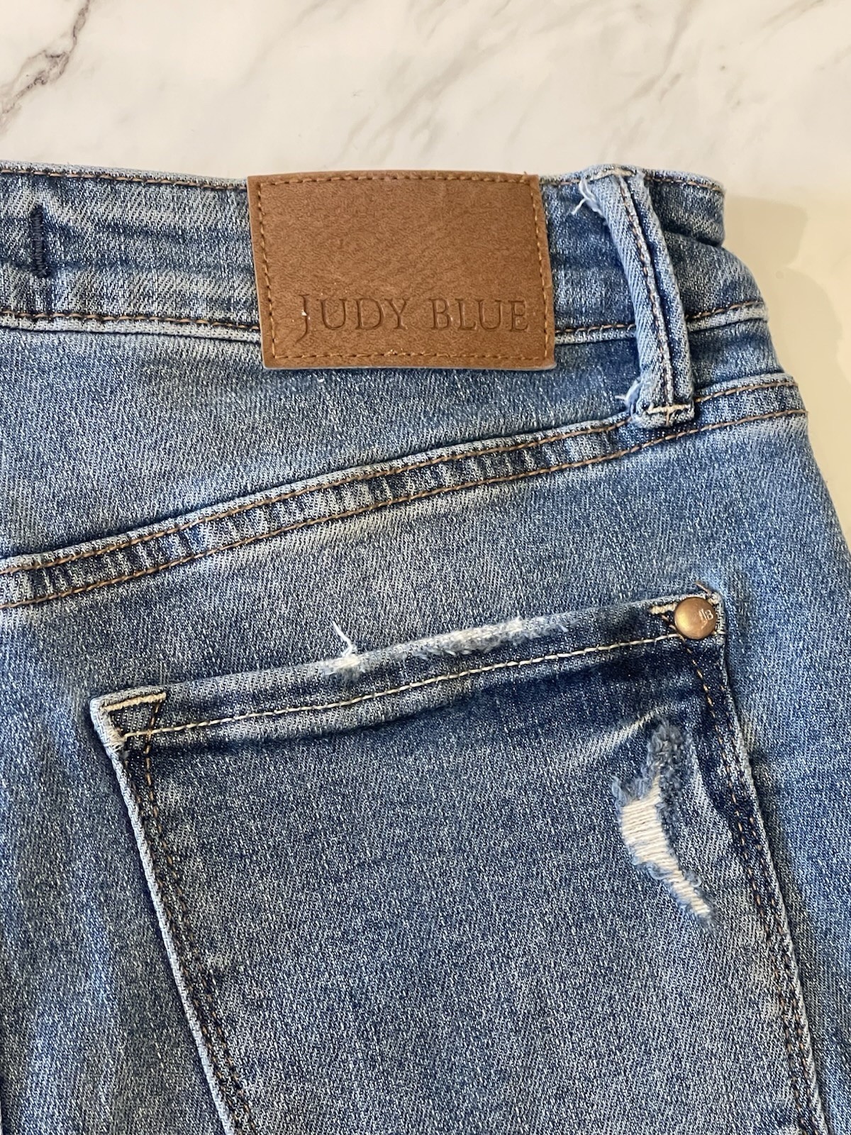 Judy Blue High Rise Straight Fit Jeans. 7/28