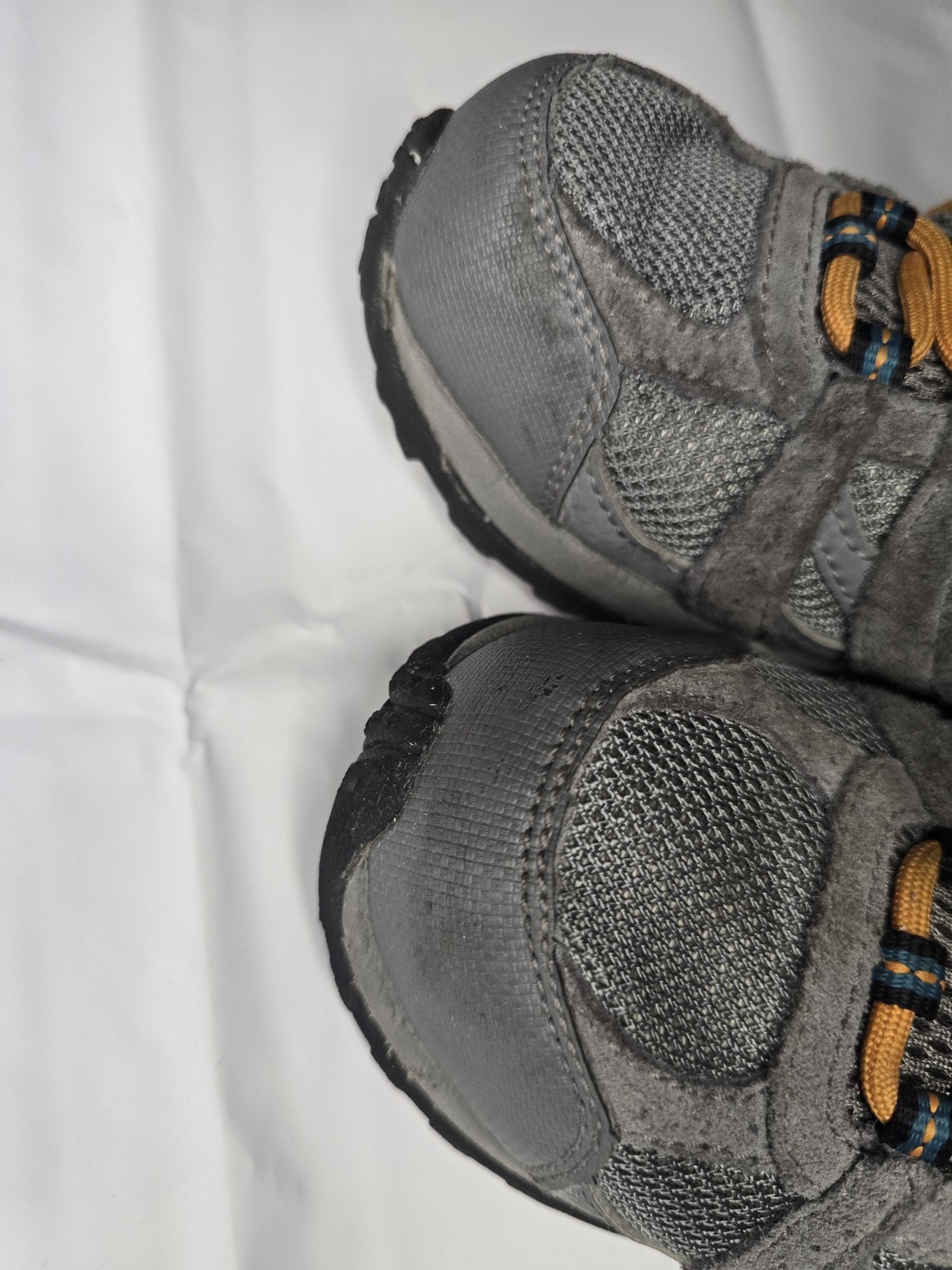 Columbia Boys Gray Suede Mesh Sneakers with Orange Lining Size 1