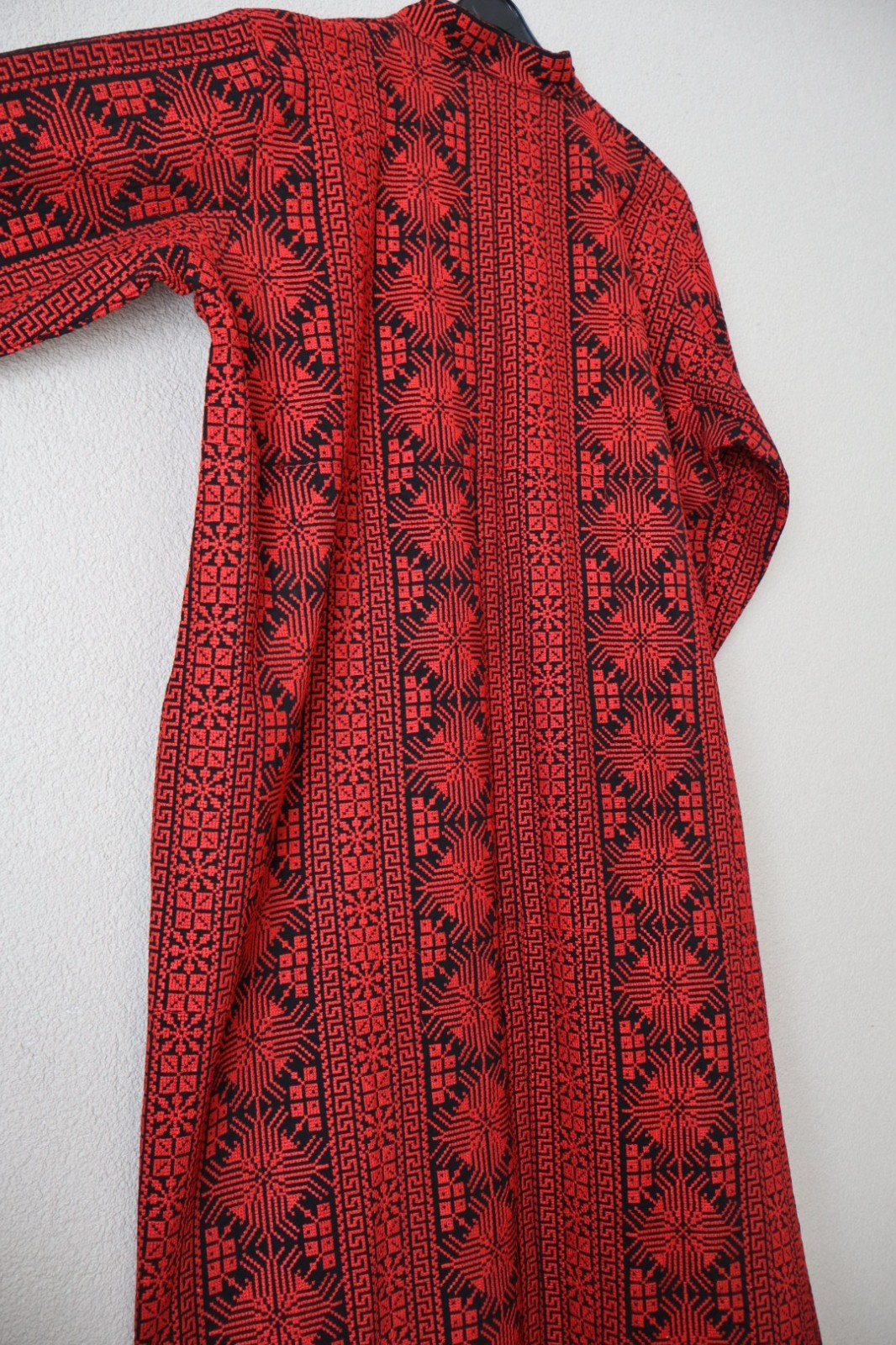 Traditional Palestinian / Jordanian Embroidered Thobe Kaftan Dress Black – WARDA