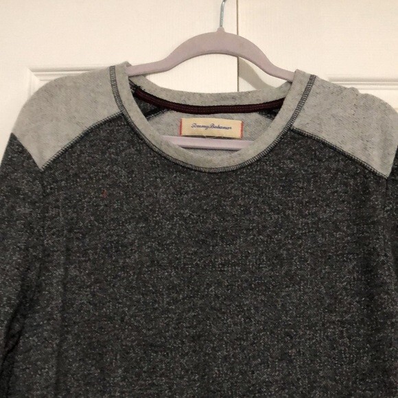 Tommy Bahama sweater size Medium two tone gray. cotton polyester blend