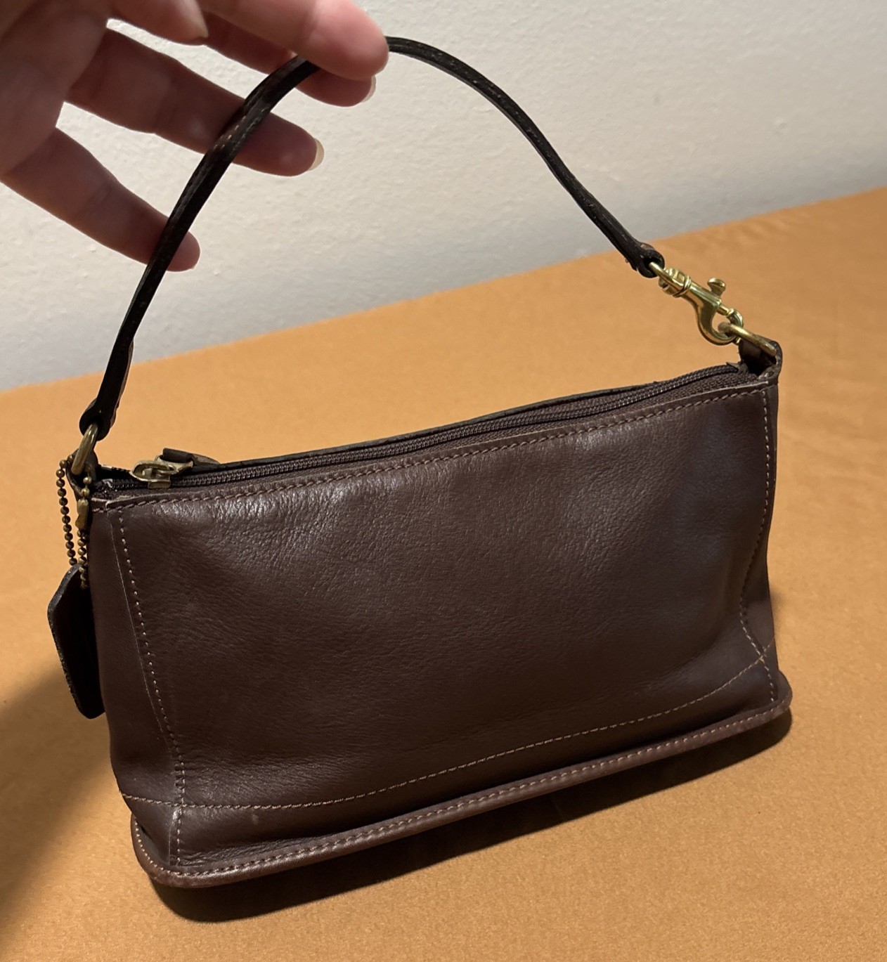 Authentic Coach B0P-9311 Brown Leather Vintage Bleecker Demi Zip Shoulder Bag