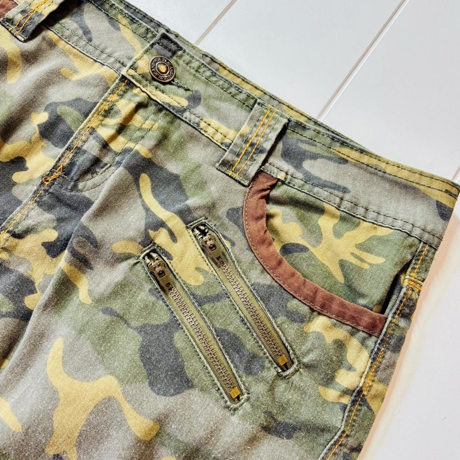 Vintage Y2K Camo Utility Grunge Micro Mini Skirt Size 11 12