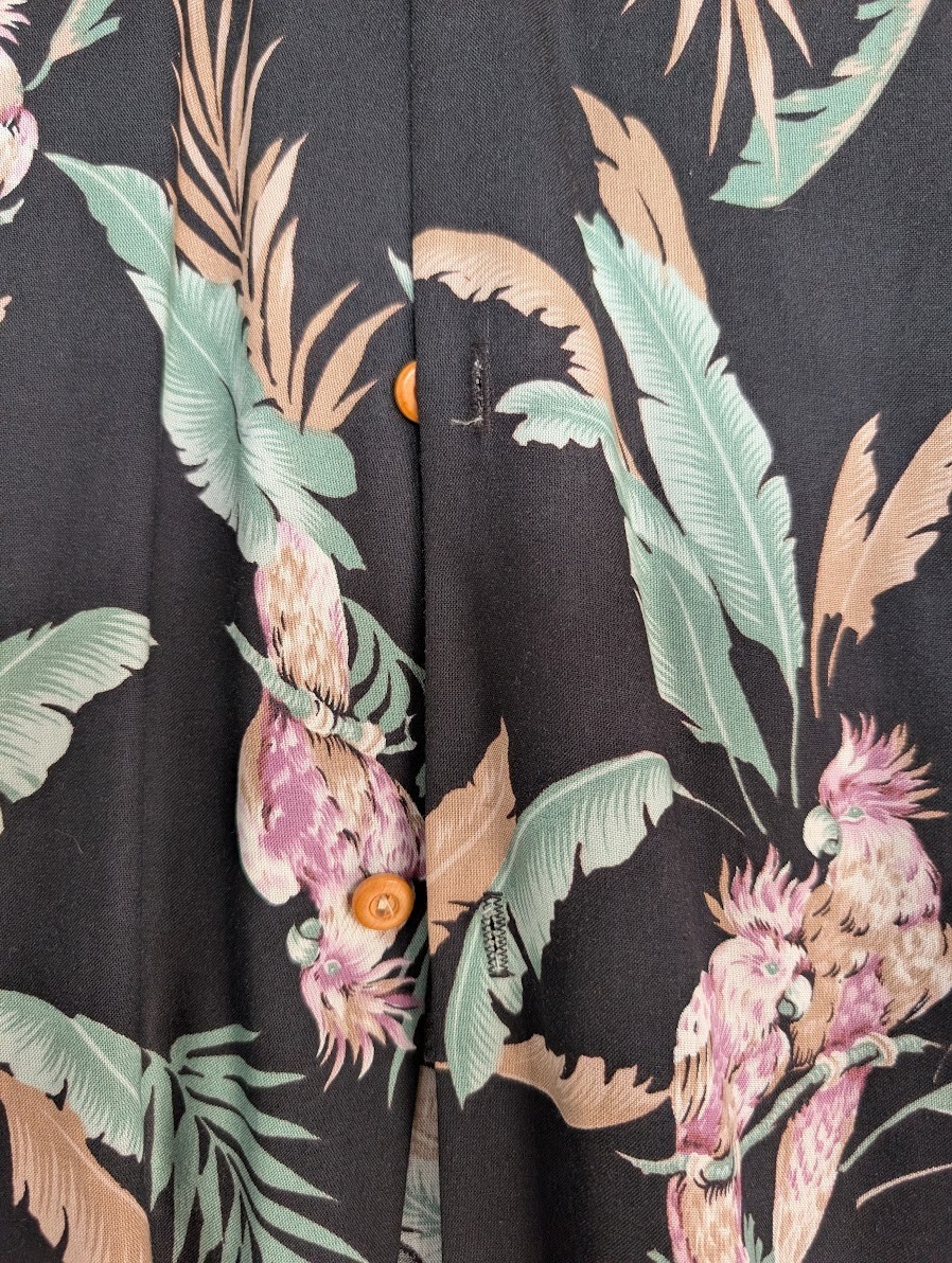 Late 70s Parrot Print Paradise Found Hawaiian Shirt – 100% Rayon – Sony Wardrobe