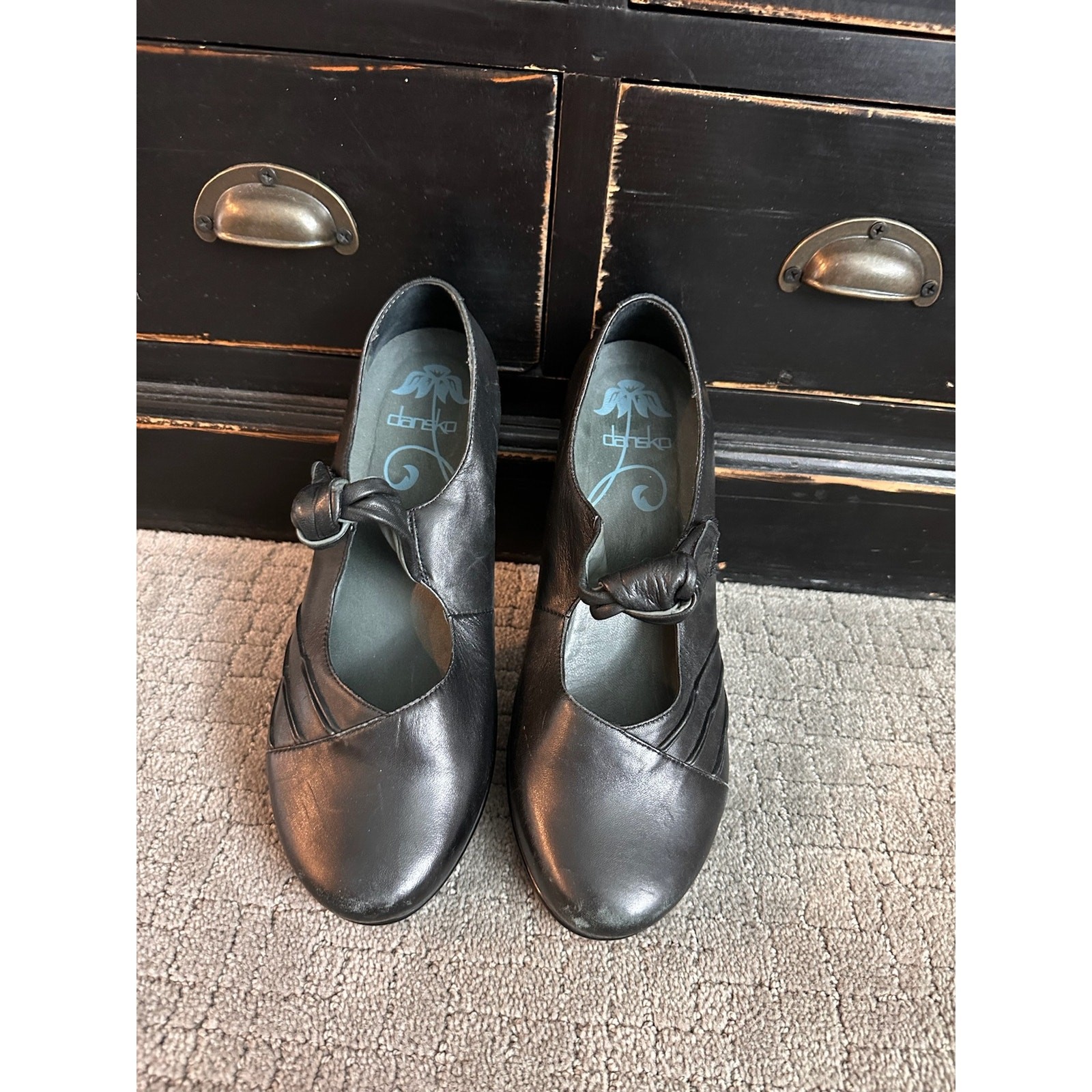 Dansko 42 Ainsley Mary Jane Knot Detail