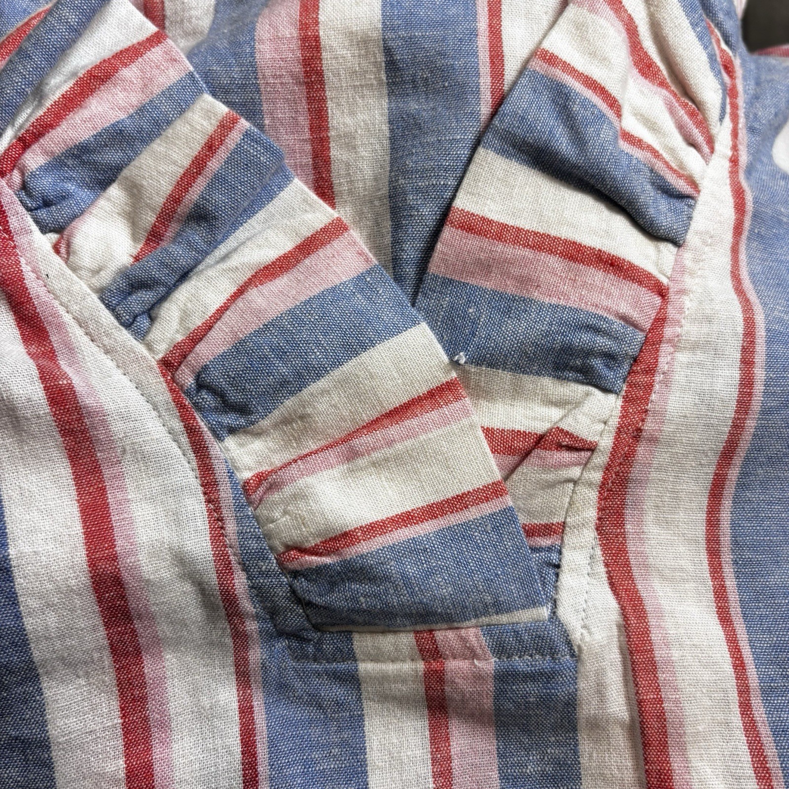 Crown Ivy Top Blouse Womens Medium Pink Blue Ivory Striped Sleeveless V Neck