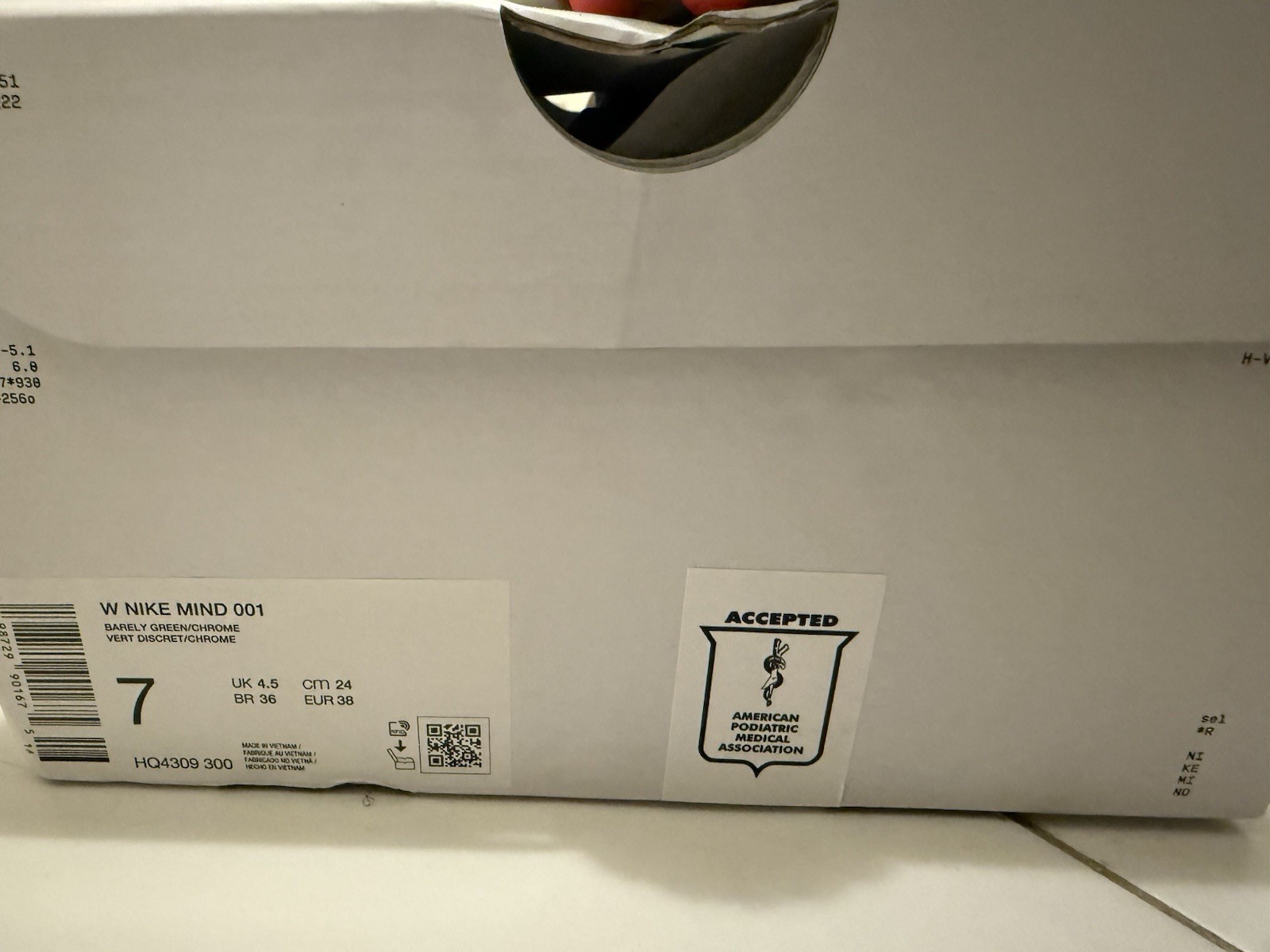 W Nike Mind 001 Barely Green Chrome HQ4309-300