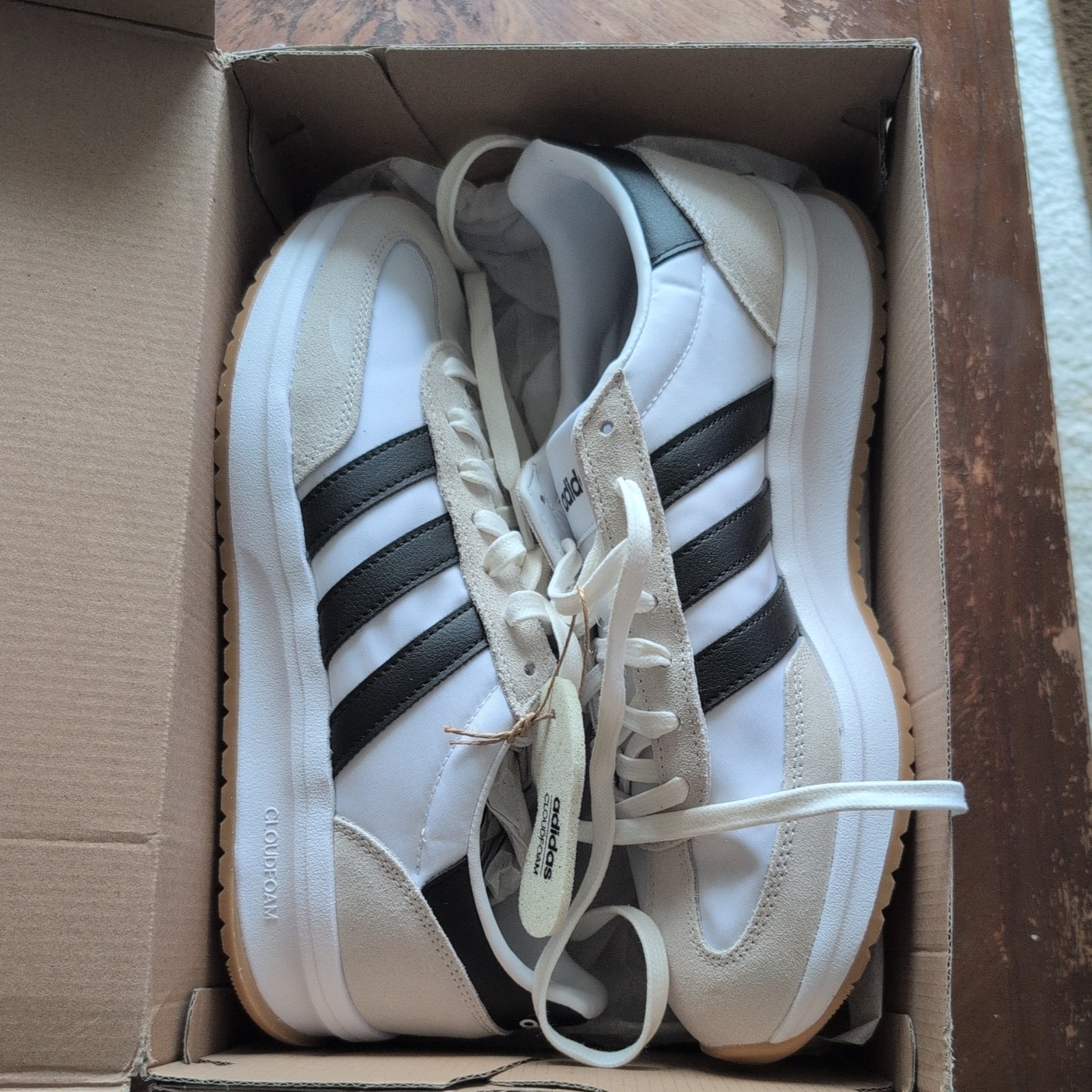 New ADIDAS Run 70s 2.0 IH8584 White/Black/Gum Men’s Size 9 Running Course A Pied
