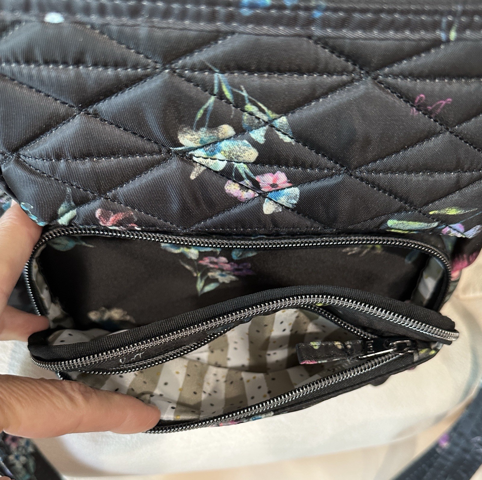Lug Compass Black Bouquet Floral Medium Organizer RFID Convert Crossbody Bag BK