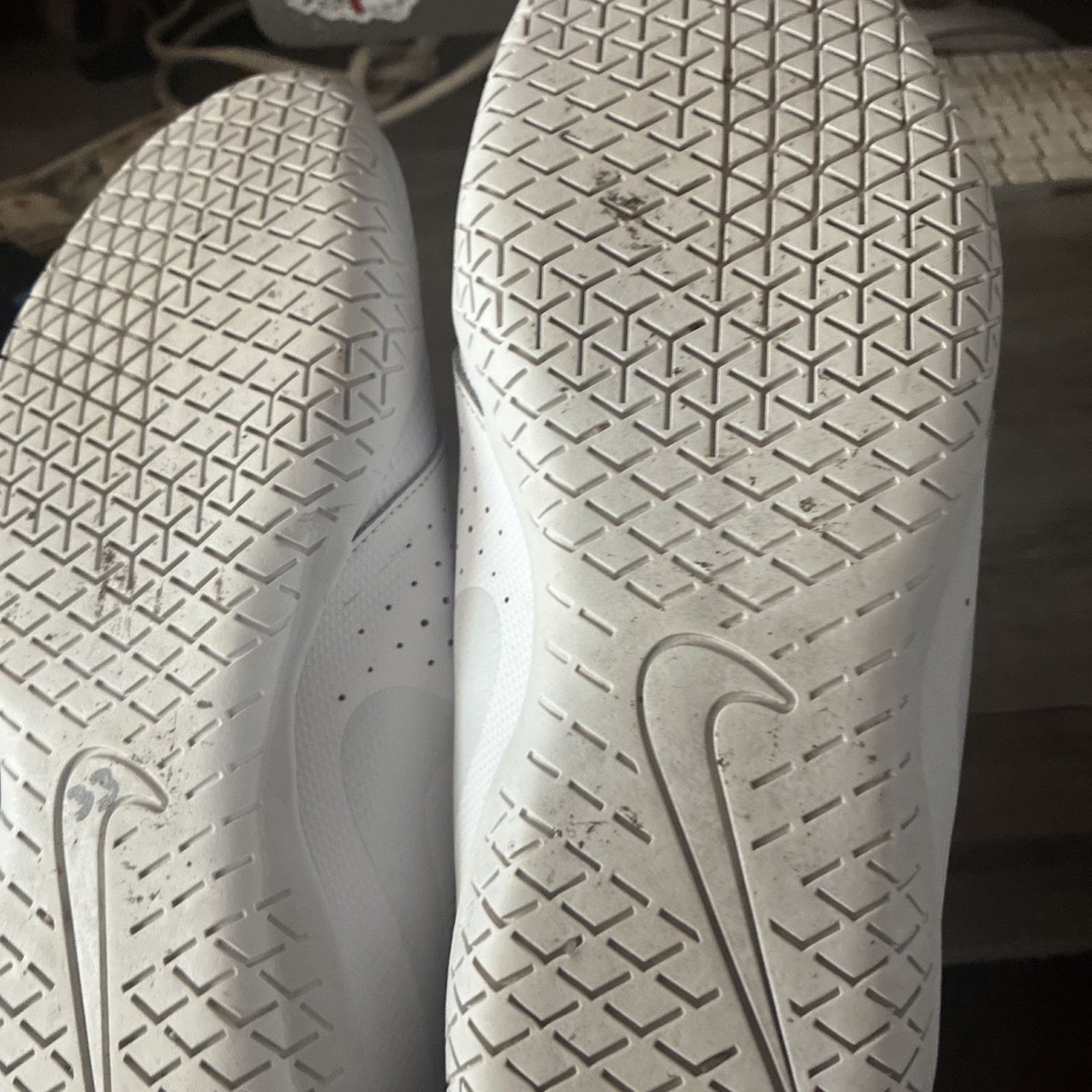 Nike Sideline IV Cheerleading Shoes White Pure Platinum Wome Size 7 11943790-100