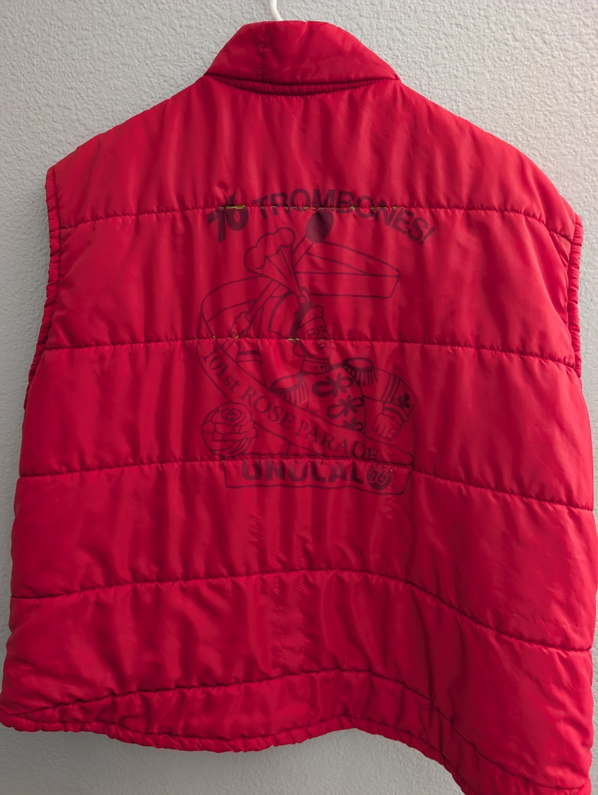 Vintage 1976 Union 76 Tournament of Roses Red Puffer Vest Women’s No Brand As Is