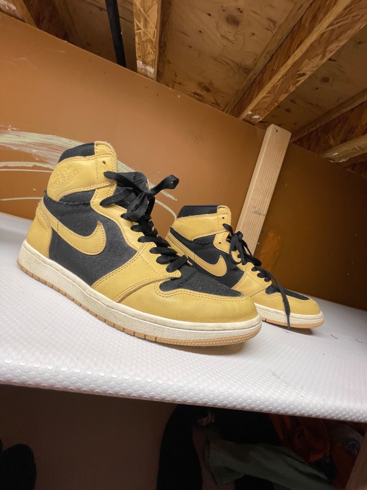 Size 10.5 – Jordan 1 Retro High OG Heirloom 2022