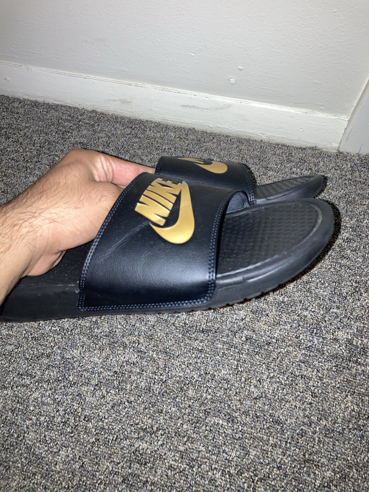Nike Benassi JDI Men’s Slide Sandals Black/Gold Logo Slip On US 12 Men’s