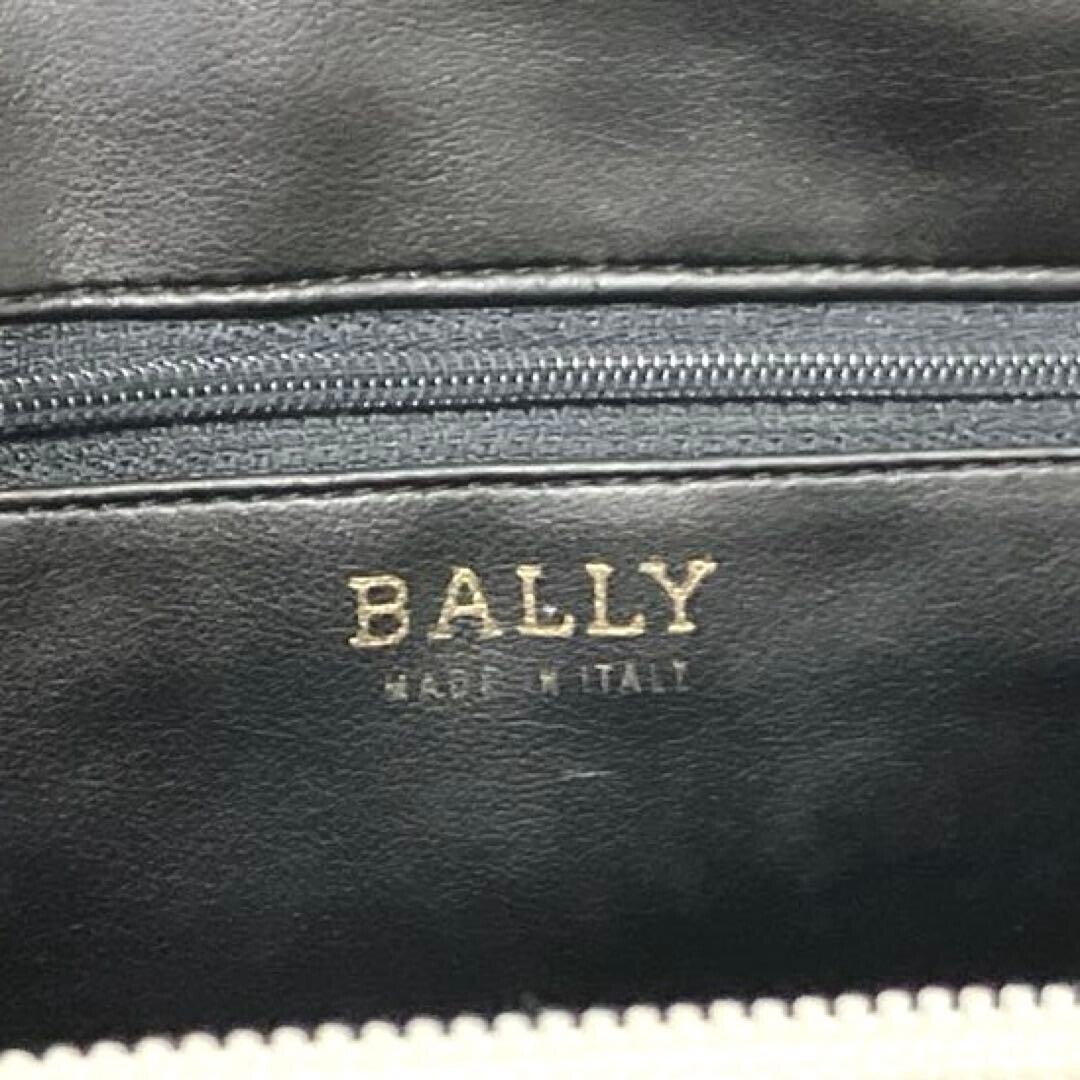 BALLY White Quilted Leather Gold Hardware Crossbody Shoulder Bag Italy