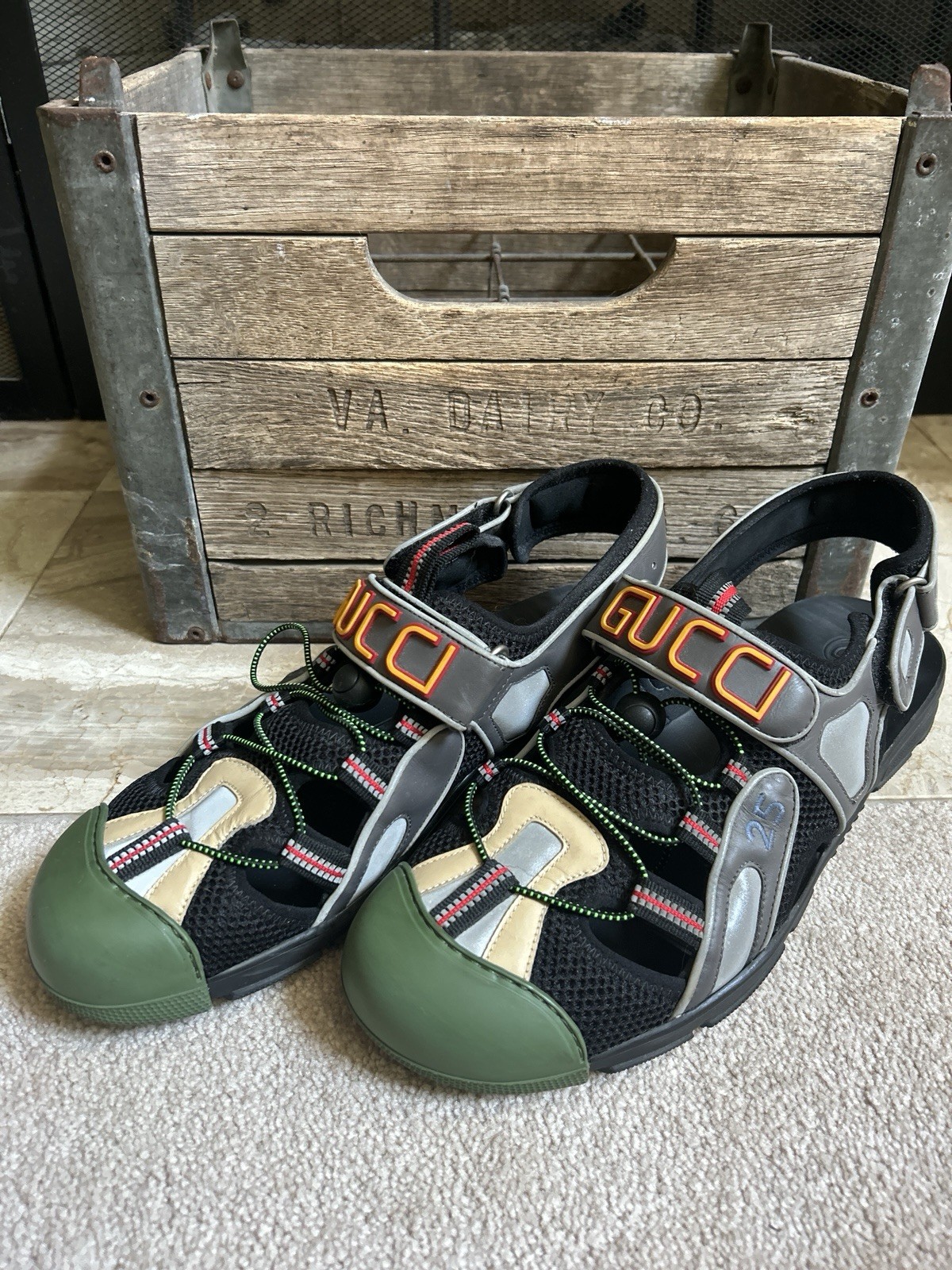 $890 GUCCI men’s “Tinsel” multicolor cap toe sandals shoes size 12 / US 12.5