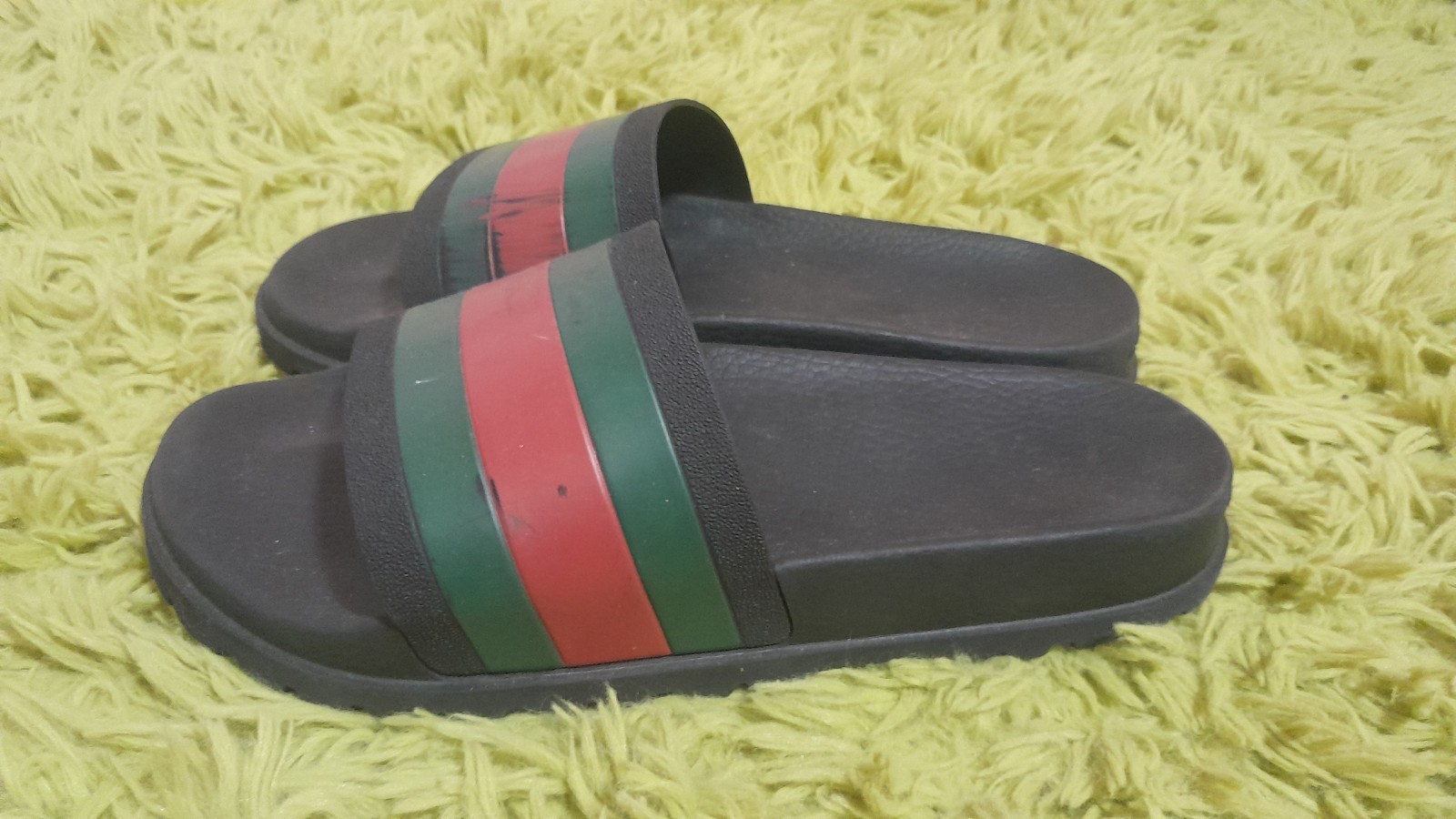 Gucci Men’s Slide Sandals US 11 Black Red/Green Web Stripe Rubber Logo