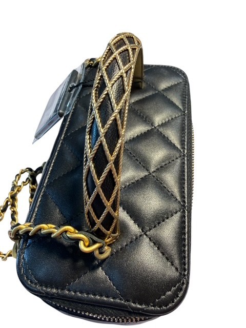 CHANEL Black Quilted Lambskin Vanity Case Crossbody Top Handle Bag MICROCHIPPED