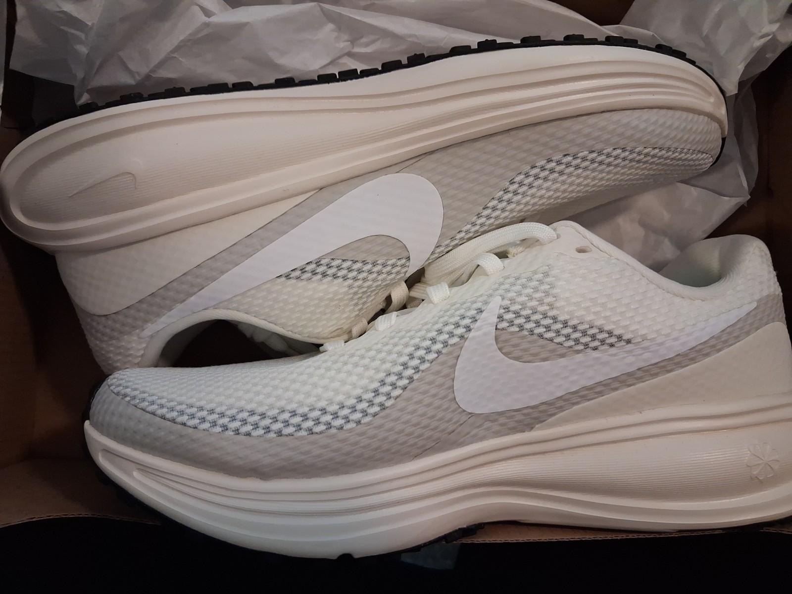 Nike Revolution 8 Sail Pale Ivory Womens run walk shoes sneakers – HJ8485-103