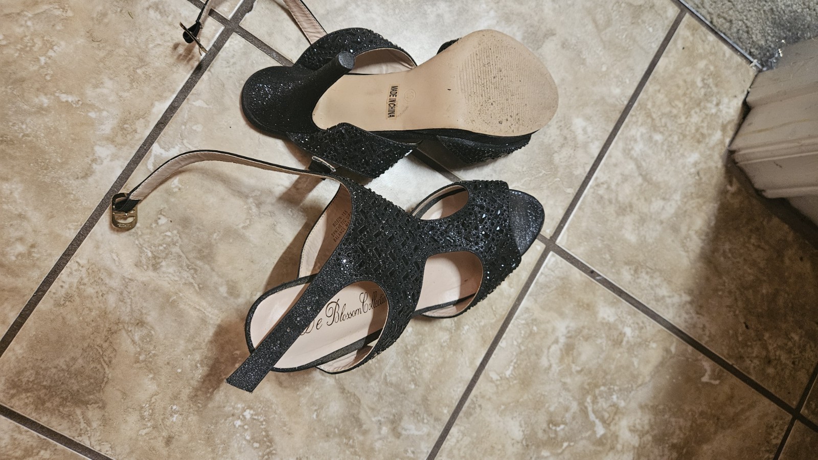 Lot Of 4 Pairs Of women Shoes in great condition