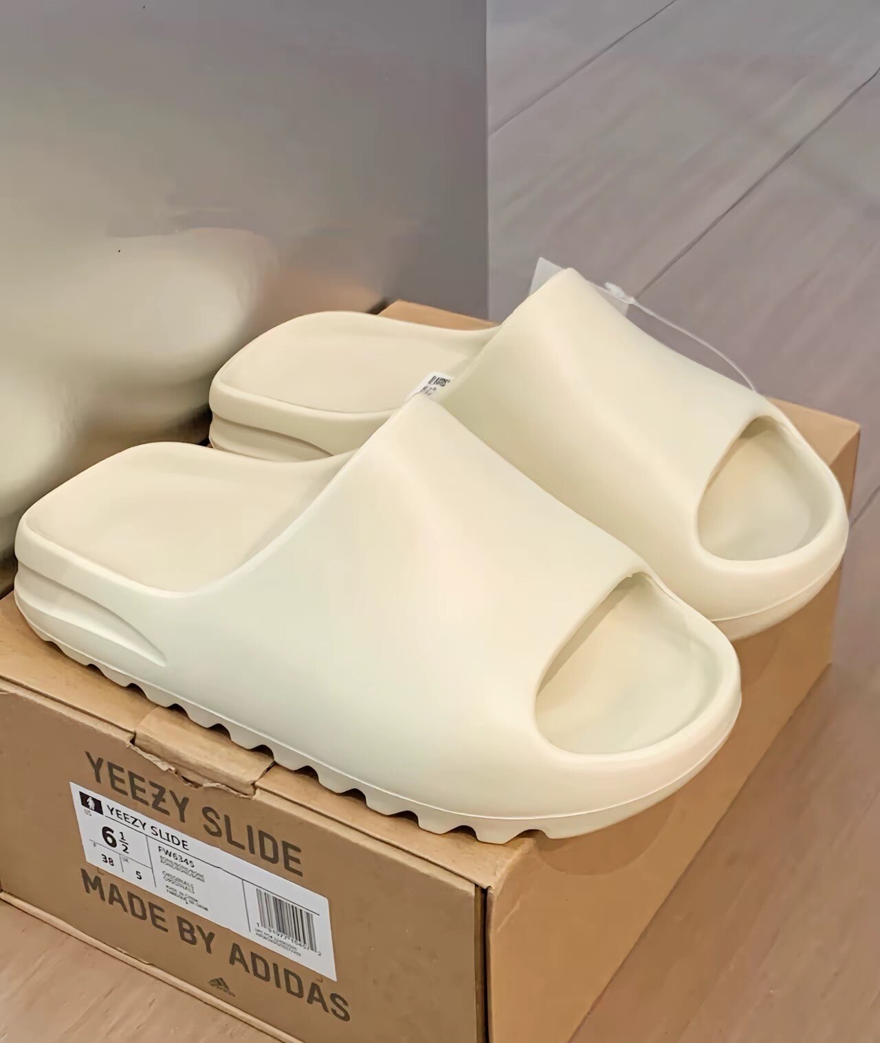 New Adida Yeezy Slide Bone FZ5897 Unisex Slipper Sandal Size 4-13 Without Box