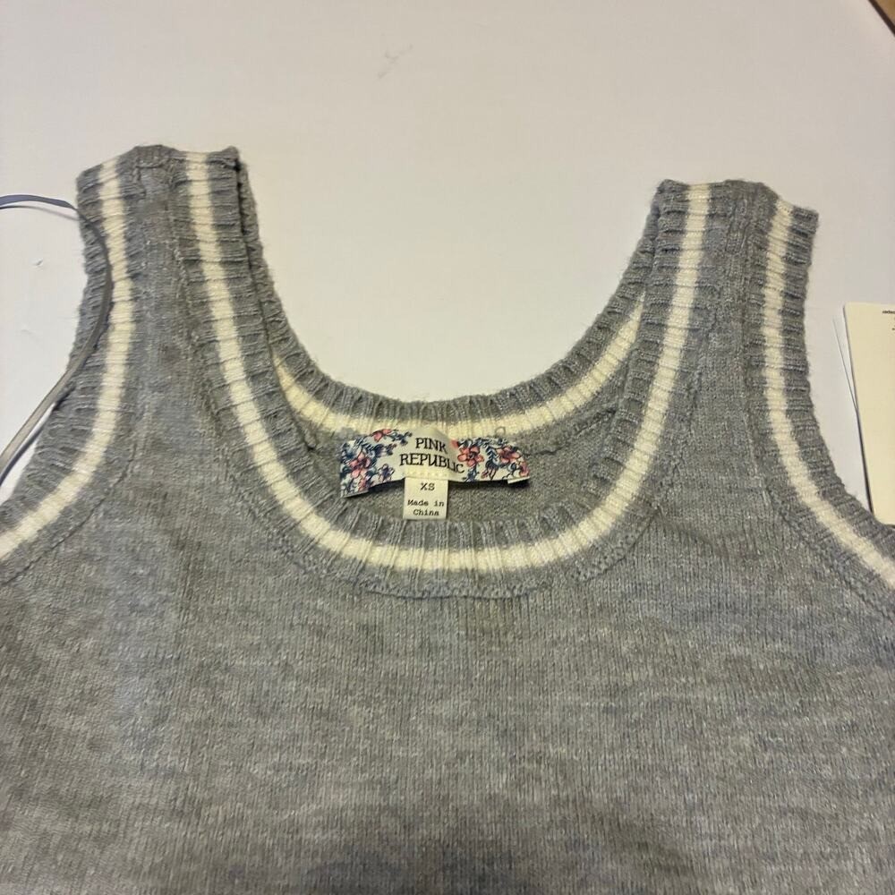 Pink Republic Gray White Sweater Tank Top XS Crop Stripe Preppy Chic Rayon