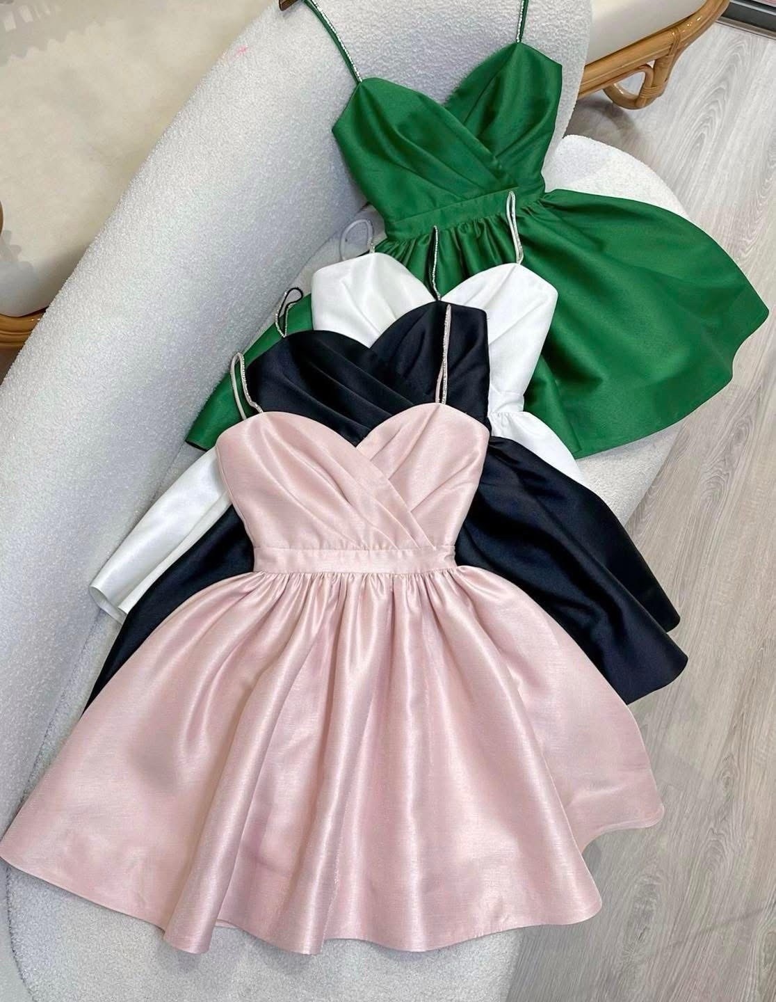 Women’s White Solid Satin Sweetheart Spaghetti Strap A-Line Mini Dress Size S