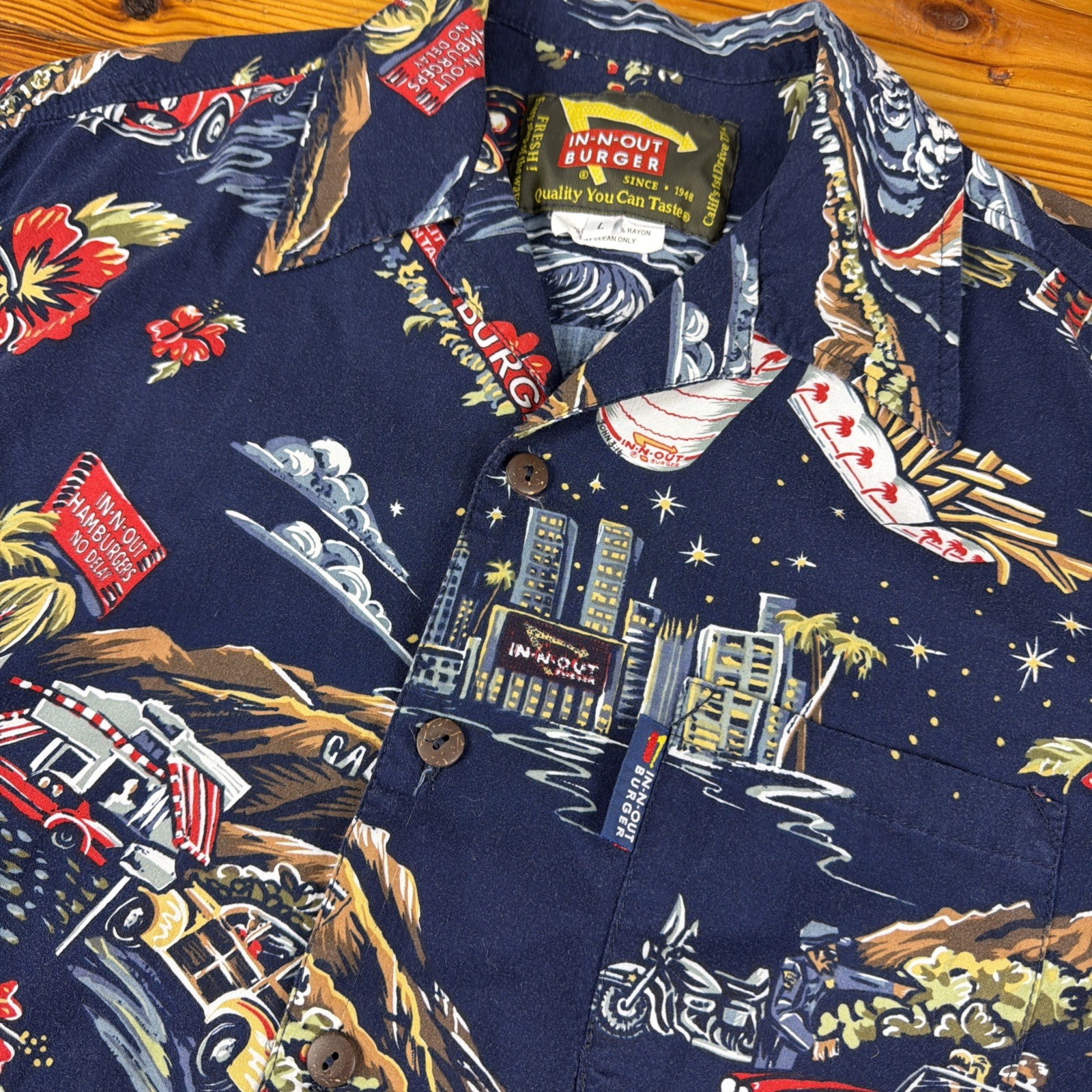 In N Out Burger Hawaiian Shirt Men’s sz L Rayon Cotton Blend Pristine!!