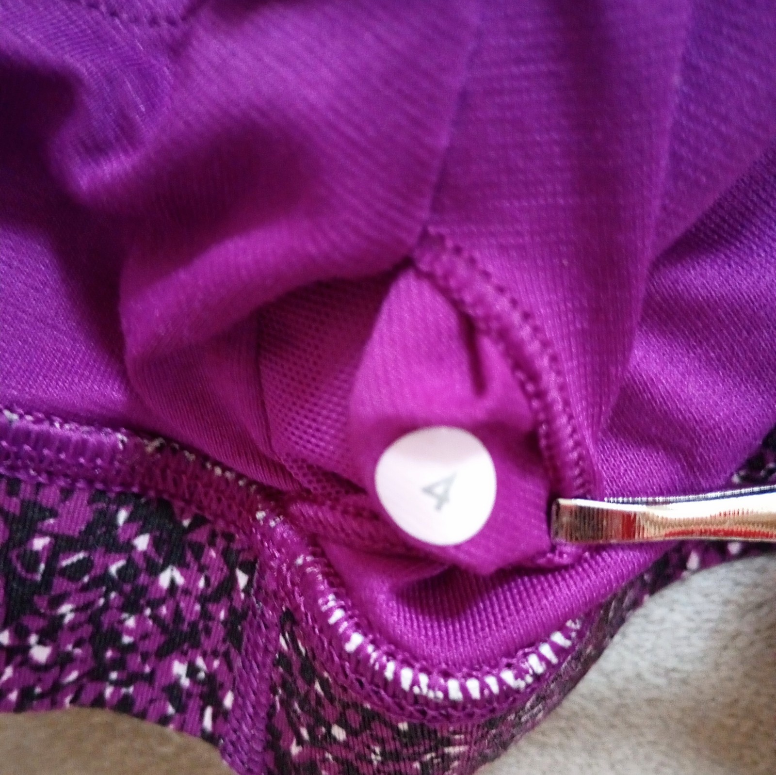 Lululemon Athletic Energy Bra Flashback Static Print Fuschia Black 4