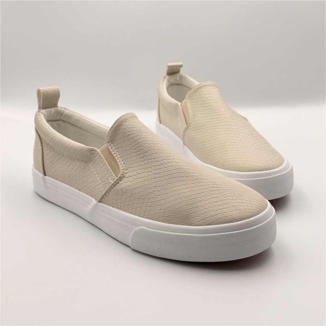 Beige Textured Slip-On Men’s Casual Shoes Breathable Rubber Outsole
