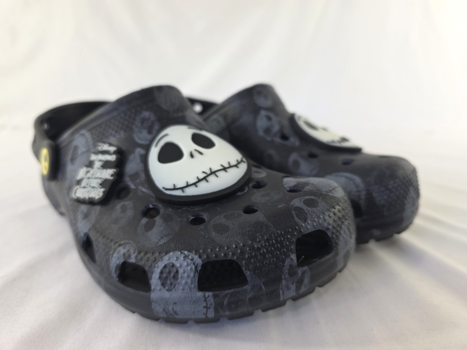 Crocs Disney’s Nightmare Before Christmas Jack Skellington Glow in the Dark W6M4