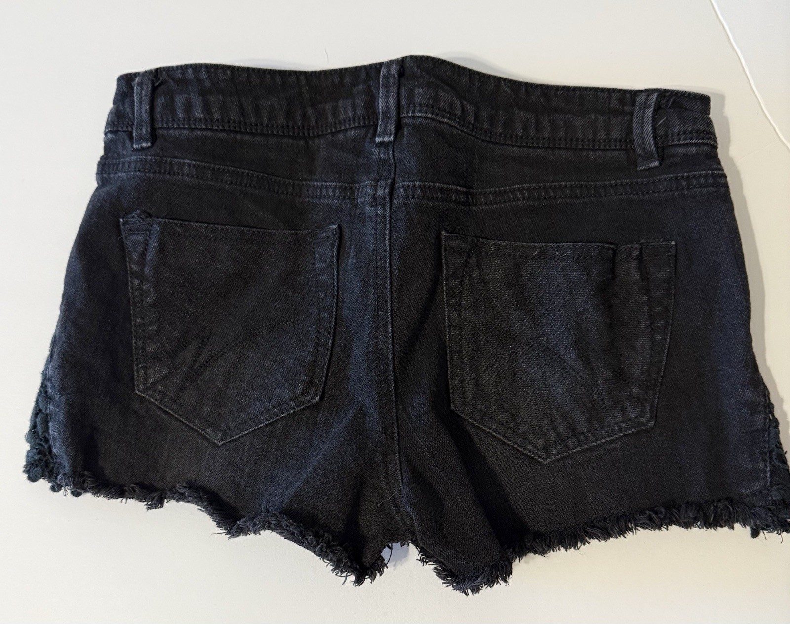 Vintage No Boundaries Women’s Jet Black Denim Shorts Lace Side Trim Size 9 Y2K