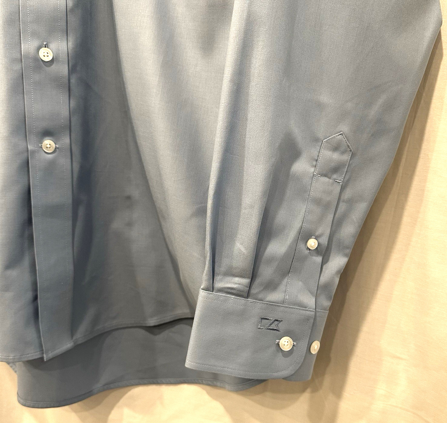 NEW Cutter & Buck Men’s Large Easy Care Blue Button Up Shirt Polyester Blend