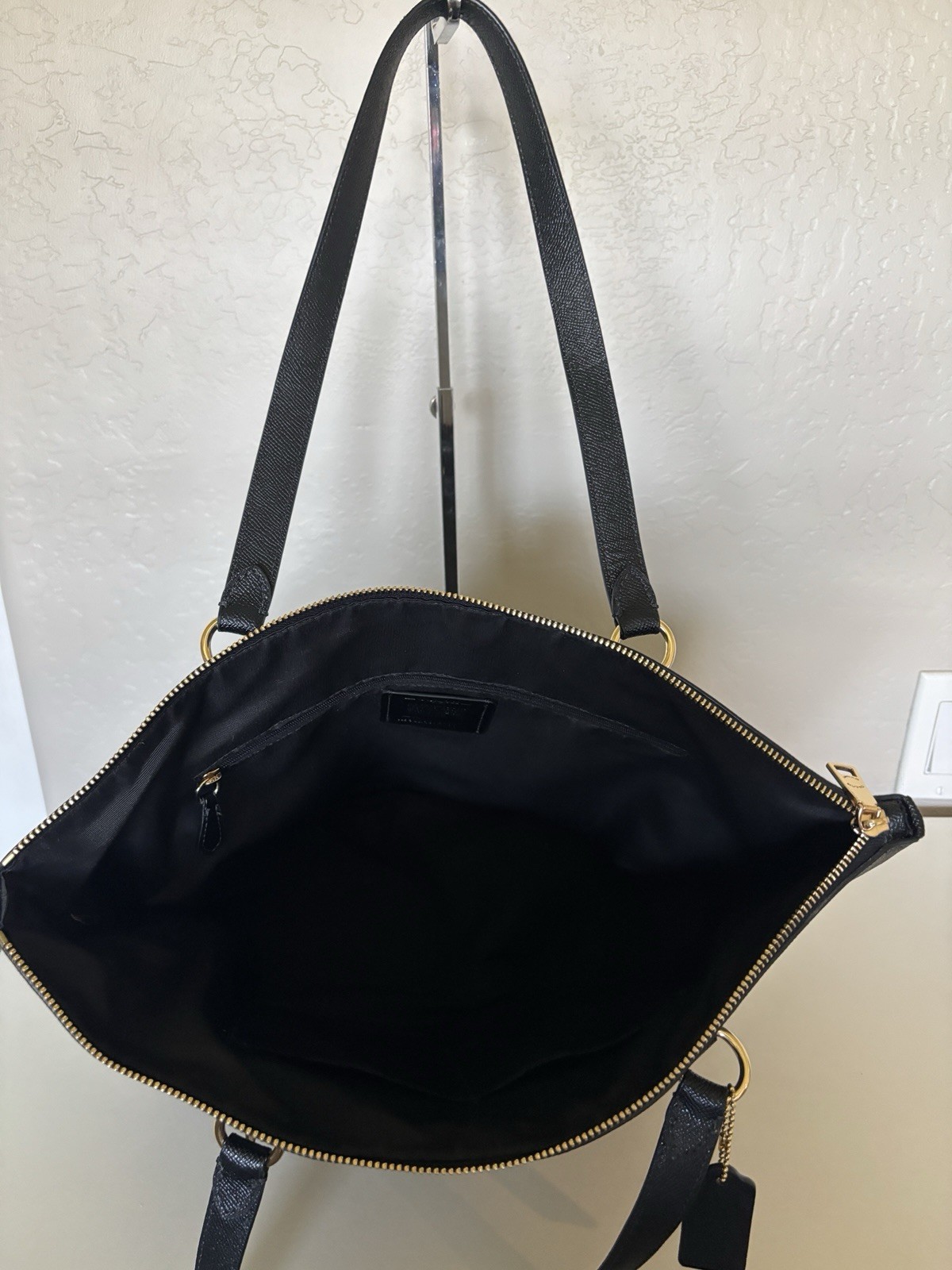 Coach NY City Gallery Tote Bag Leather F79608 Black Gold