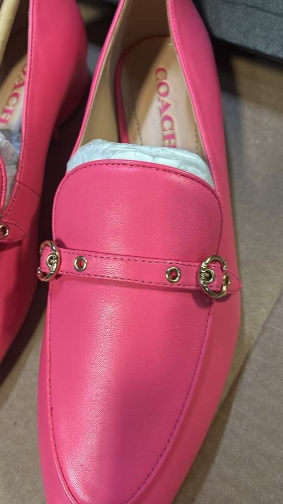 Coach Women C5844 Isabel Loafer 7B Pink Leather Gold Logo Barbiecore Preppy