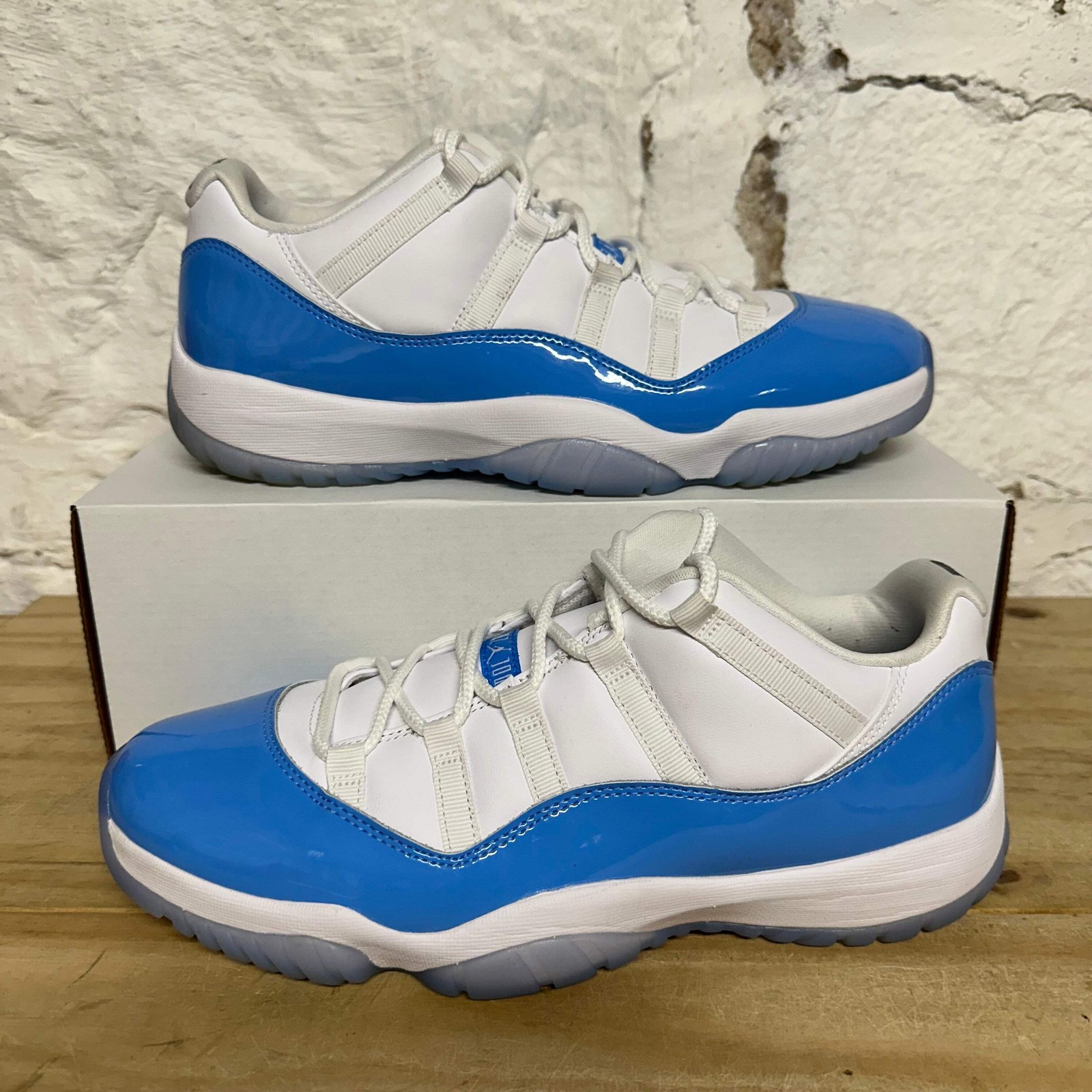 Air Jordan 11 Low University Blue Men’s Size 11.5 Pre-owned Sneakers FV5104-100