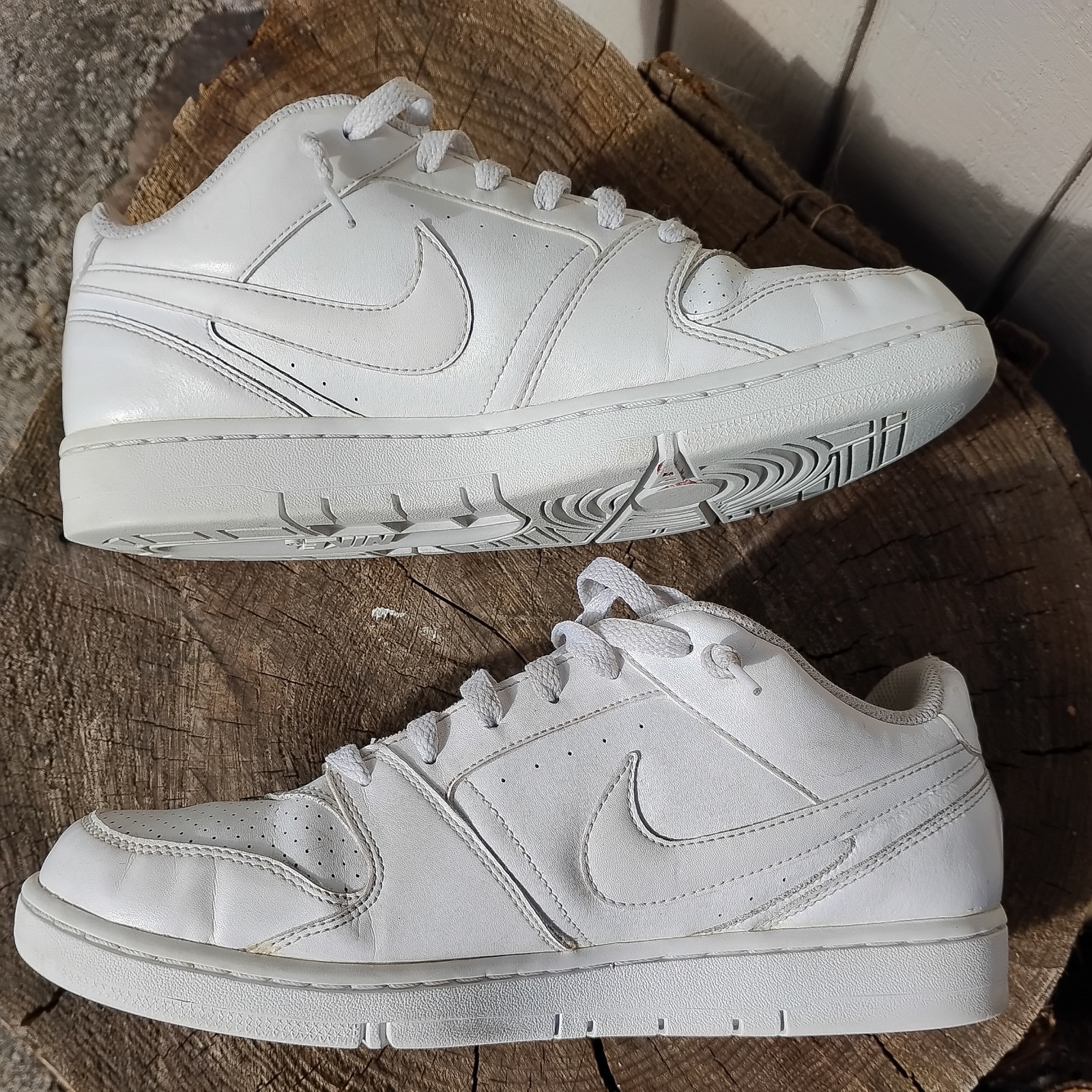Size 9 Nike Air Force One 1 Low Top White Men/Women pre-owned see condition pics