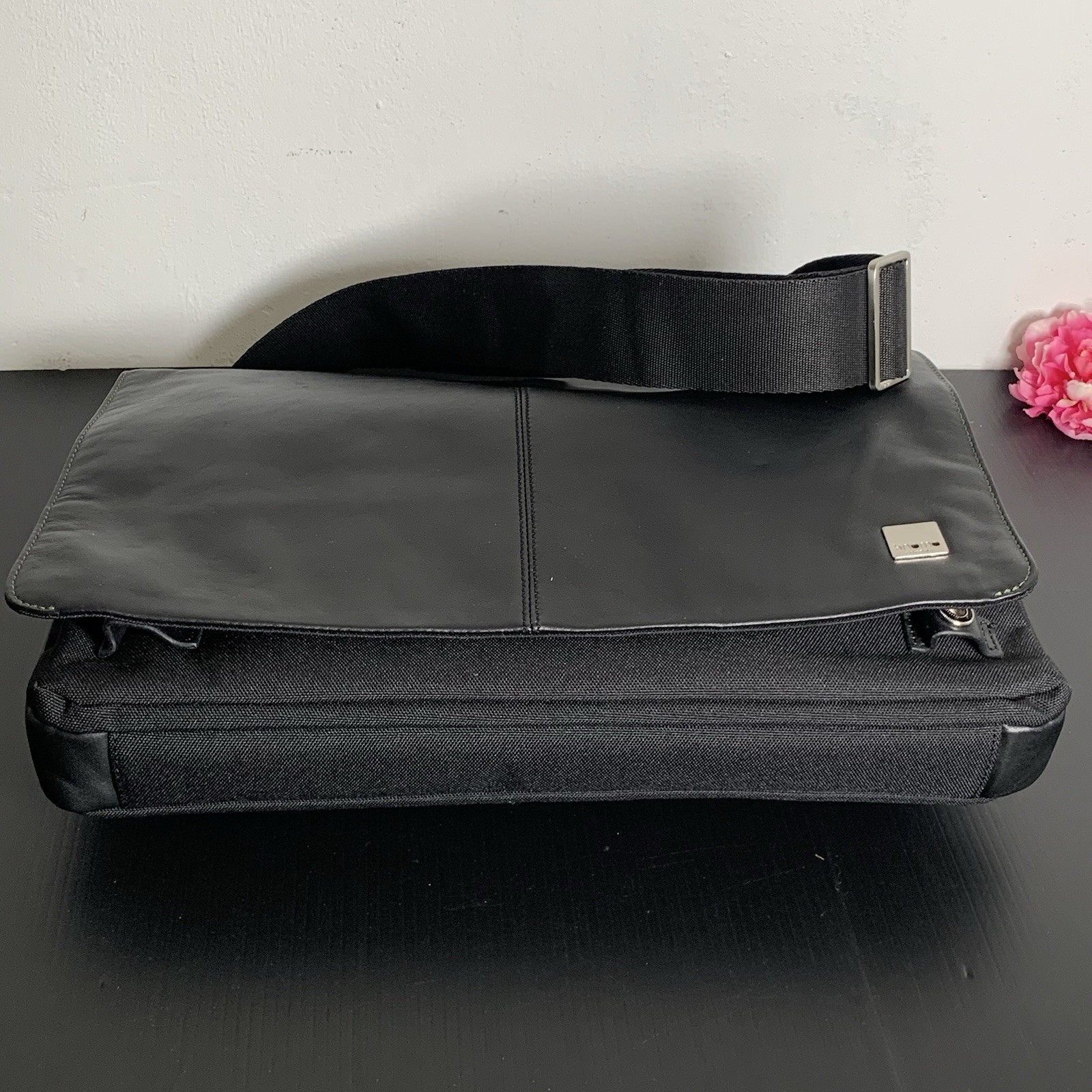 Knomo London – Black Laptop Business Messenger Bag
