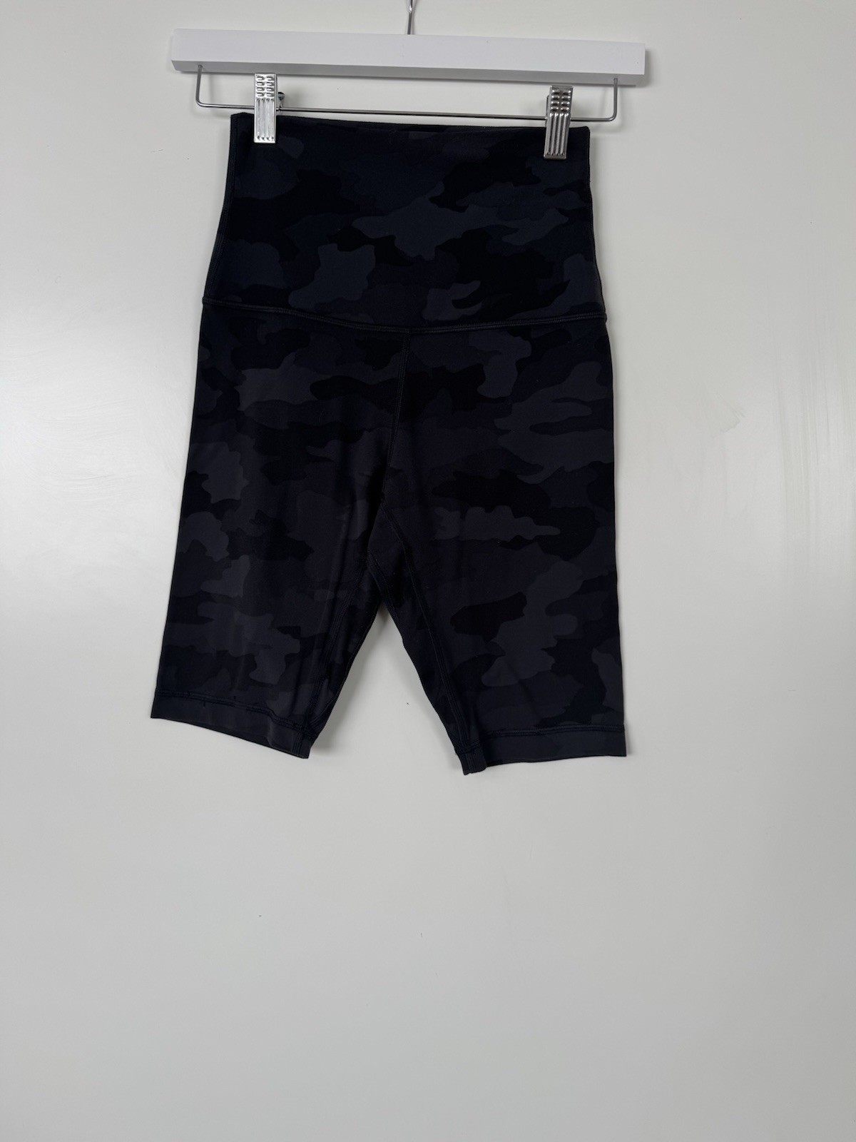 Lululemon Align High Rise Bike Shorts Black Gray Camo Women’s 4 Yoga Athletic