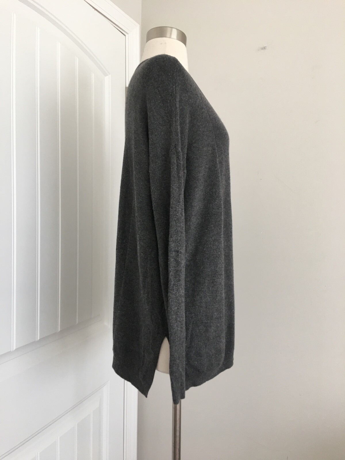 EILEEN FISHER ASH GRAY V NECK ZIP UP STRETCH CARDIGAN SWEATER SIZE M