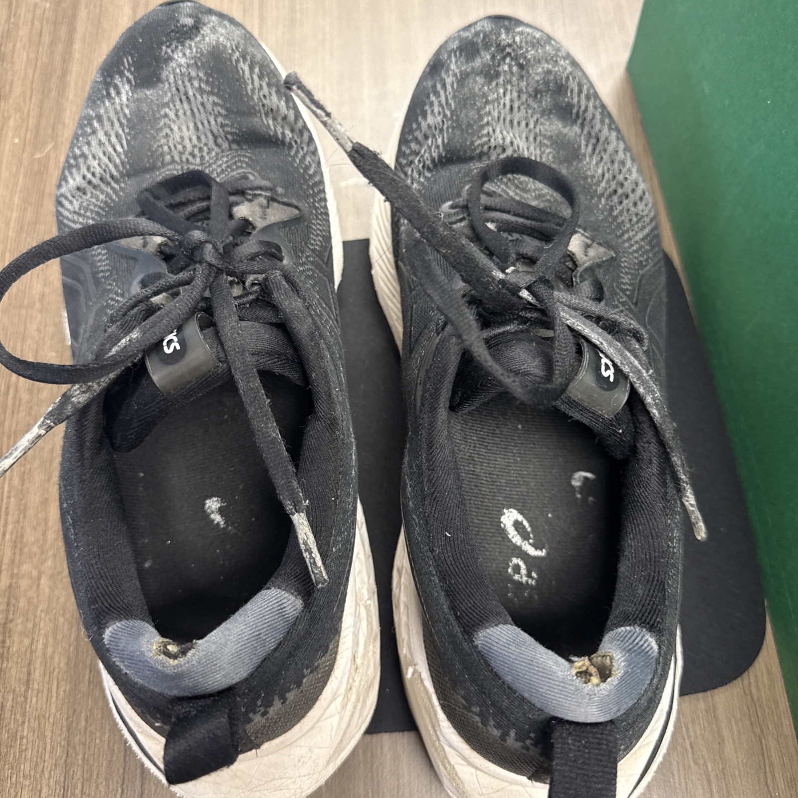 US 9 – x ASICS Gel Cumulus 16 TG Grey Black White