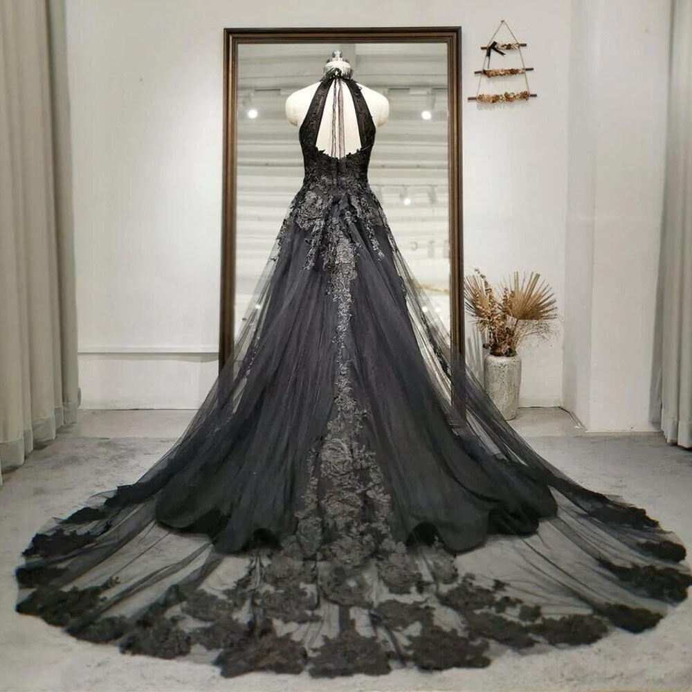 Gothic Black Lace Wedding Dresses Halter Neck Backless Sweep Train Bridal Gowns