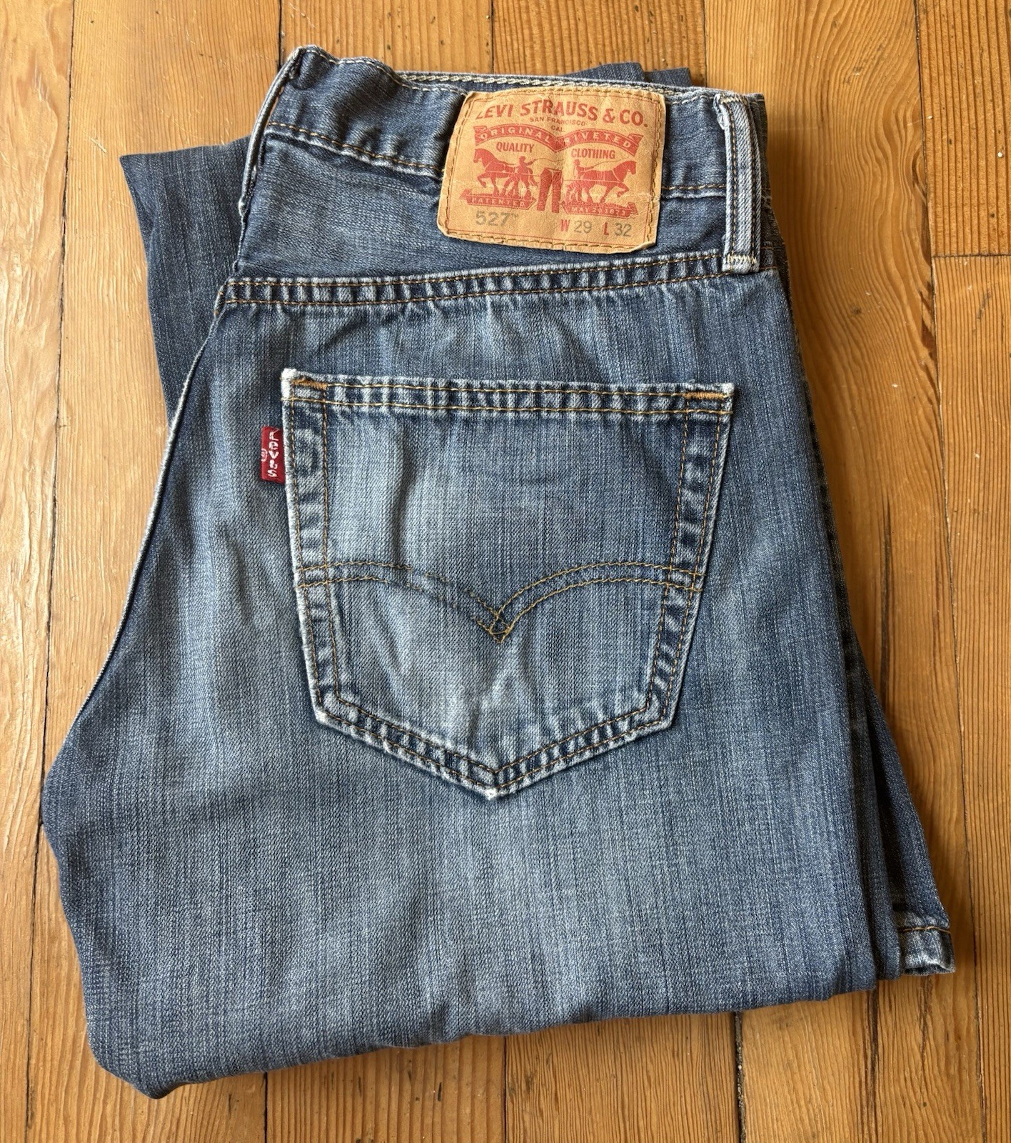 Levi’s 527 Slim Boot Cut Jeans Dark Wash Non Stretch 29×32, Measures 30×32