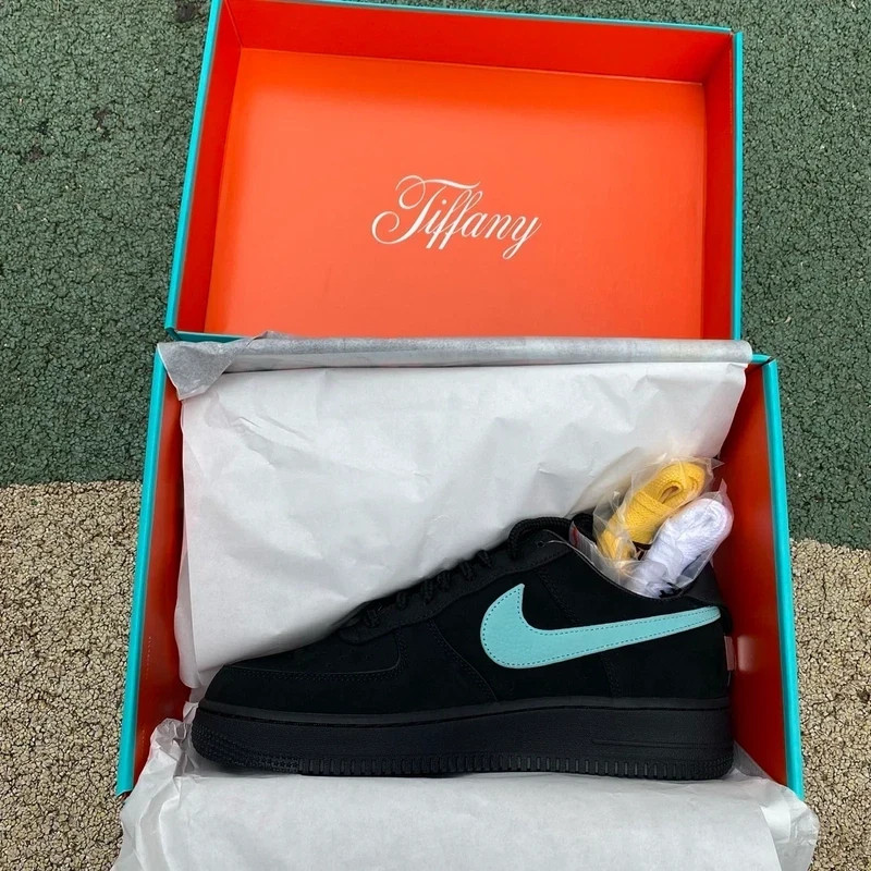 Nike Air Force 1 x Tiffany & Co “1837” – New with Box – Men’s EU 43 / US 9.5